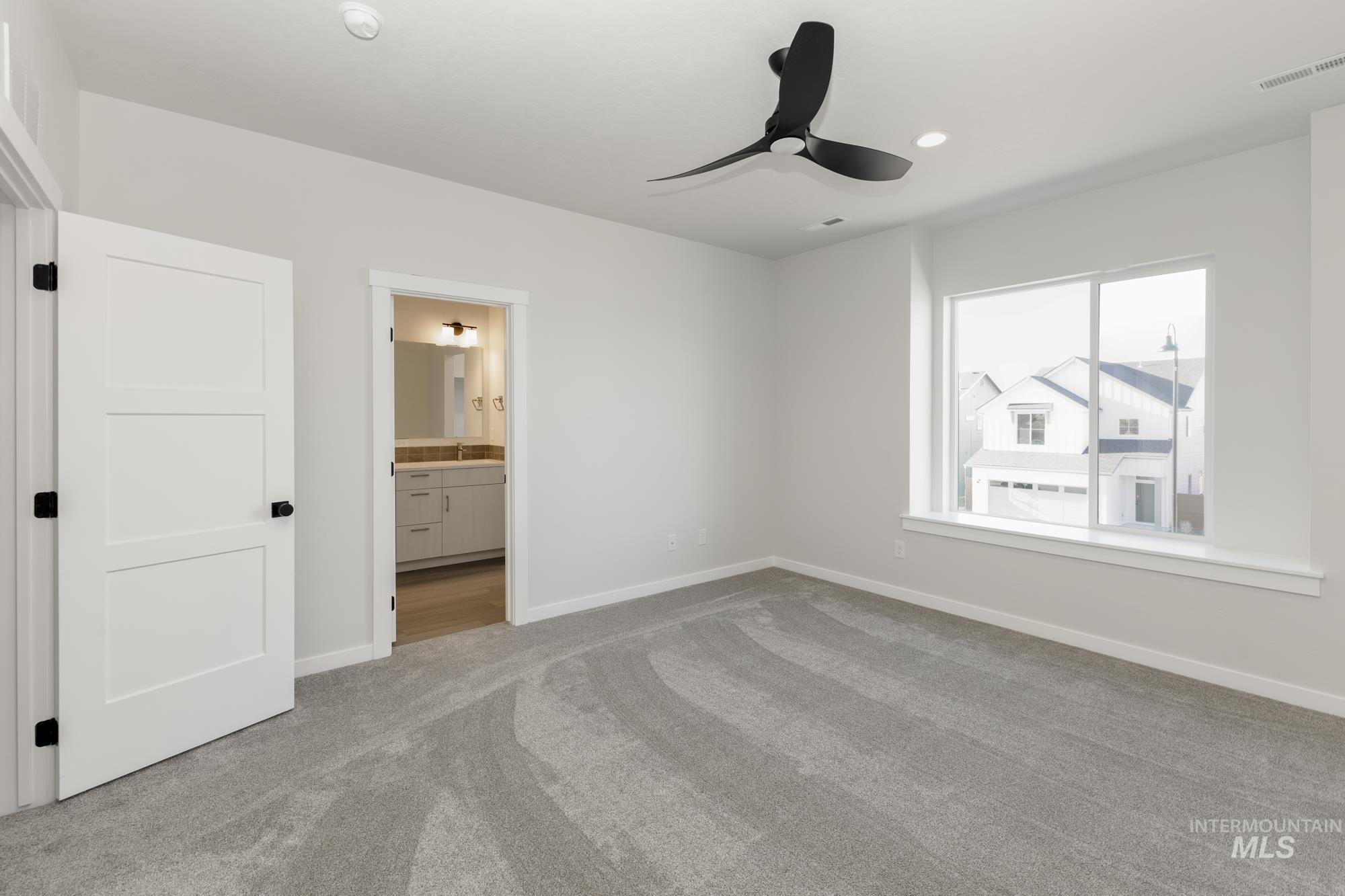 6728 W Redwood Creek Dr, Meridian, Idaho 83646, 3 Bedrooms, 2.5 Bathrooms, Residential For Sale, Price $429,990, 98976262