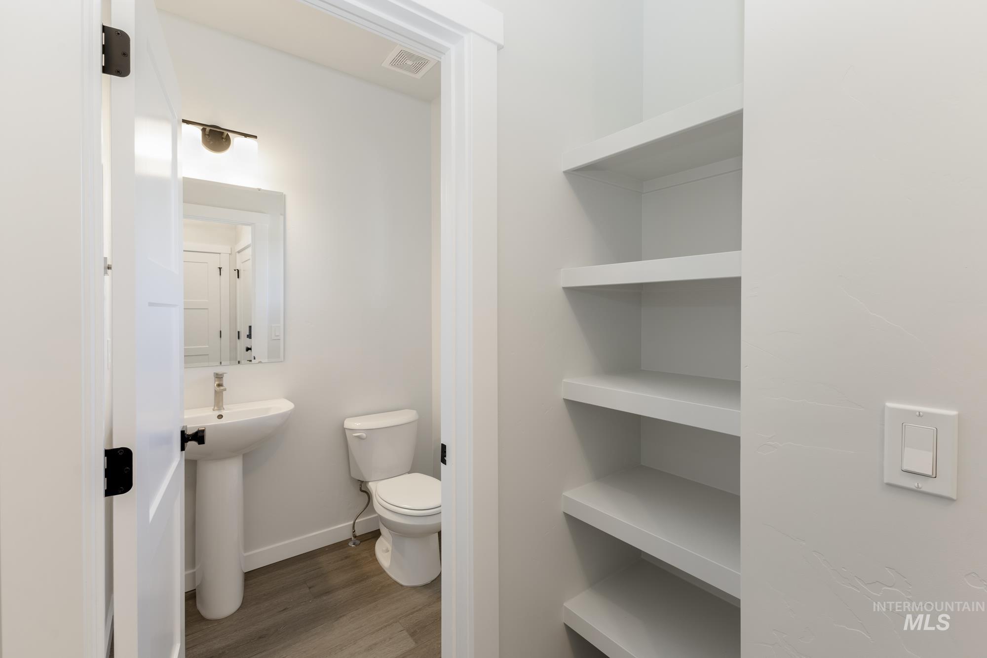 6728 W Redwood Creek Dr, Meridian, Idaho 83646, 3 Bedrooms, 2.5 Bathrooms, Residential For Sale, Price $429,990, 98976262