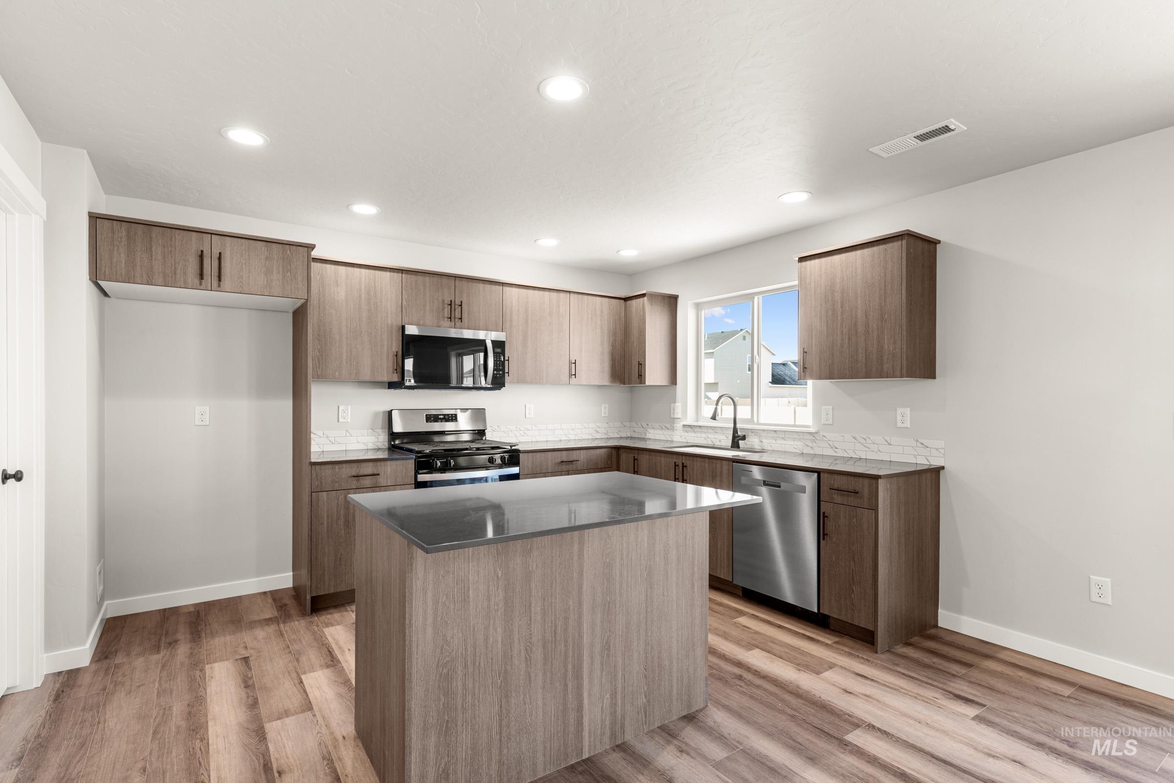 17635 N Boone Peak Ave, Nampa, Idaho 83687, 4 Bedrooms, 2.5 Bathrooms, Residential For Sale, Price $469,990, 98976265