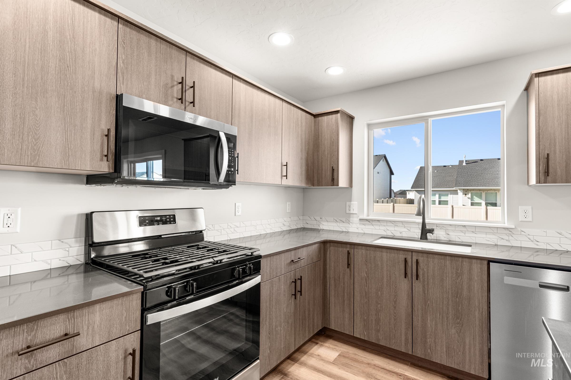 17635 N Boone Peak Ave, Nampa, Idaho 83687, 4 Bedrooms, 2.5 Bathrooms, Residential For Sale, Price $469,990, 98976265