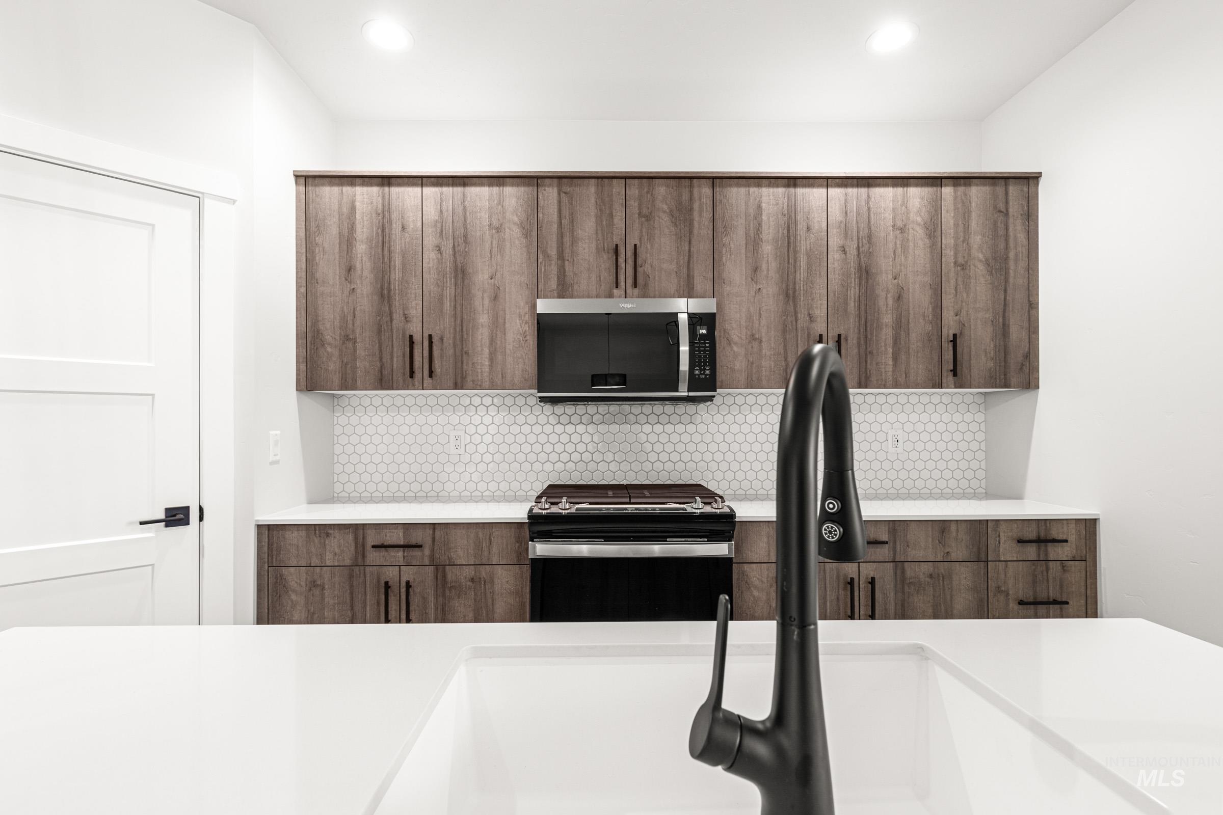 6763 S Harvest Cove Ave, Boise, Idaho 83709, 3 Bedrooms, 2.5 Bathrooms, Residential For Sale, Price $479,990, 98976267