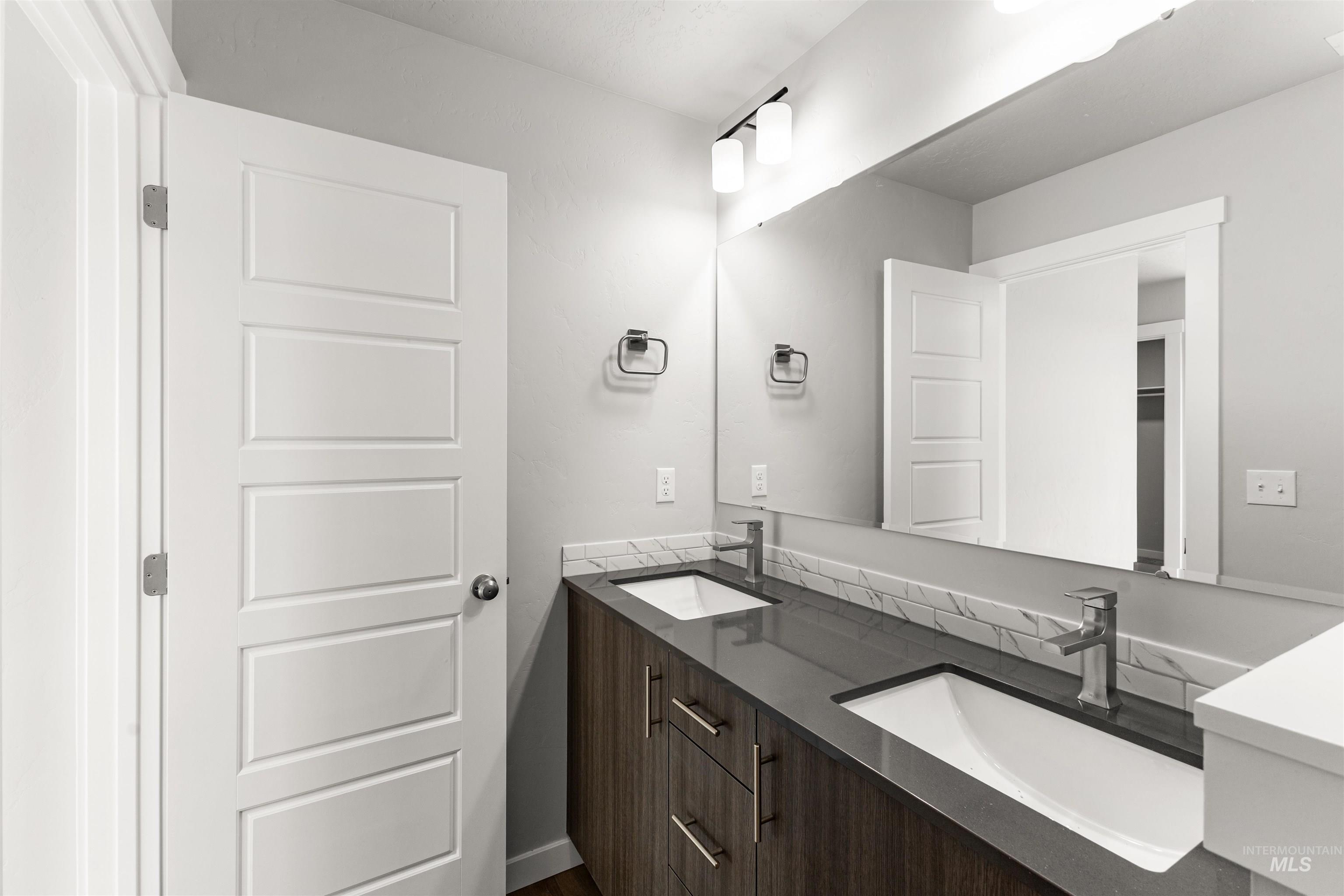 5413 S Desert Cactus Ave, Meridian, Idaho 83642, 3 Bedrooms, 2 Bathrooms, Residential For Sale, Price $404,990, 98976271