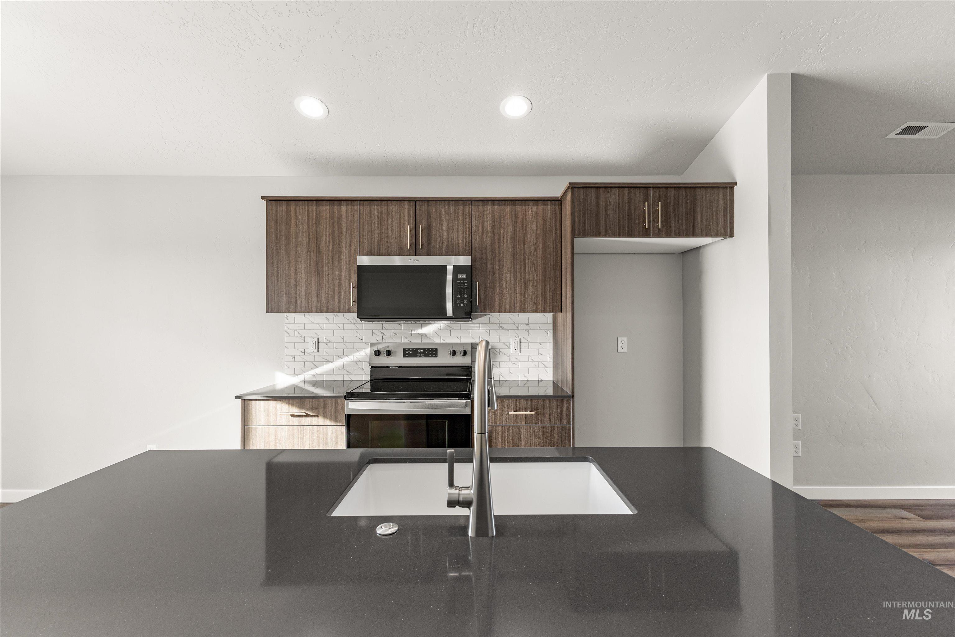 5413 S Desert Cactus Ave, Meridian, Idaho 83642, 3 Bedrooms, 2 Bathrooms, Residential For Sale, Price $404,990, 98976271