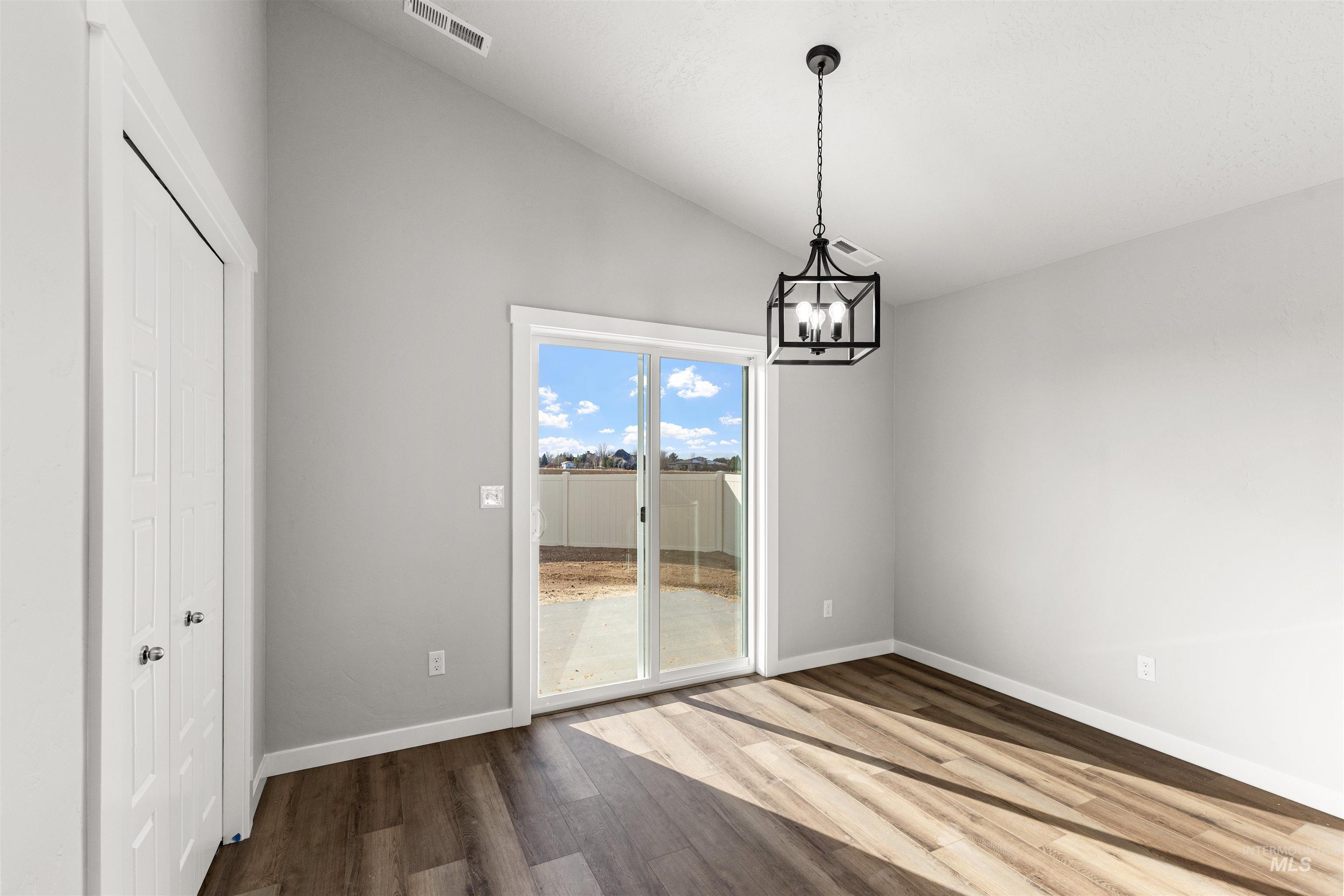 5413 S Desert Cactus Ave, Meridian, Idaho 83642, 3 Bedrooms, 2 Bathrooms, Residential For Sale, Price $404,990, 98976271