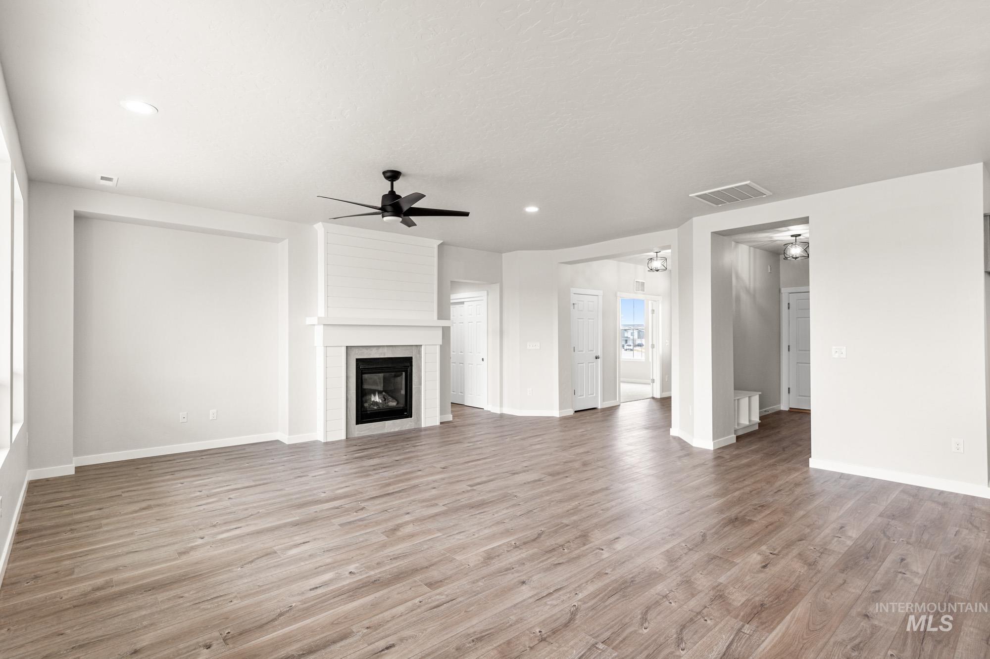 3739 W Piscina Dr, Meridian, Idaho 83642, 4 Bedrooms, 2 Bathrooms, Residential For Sale, Price $569,990, 98976274