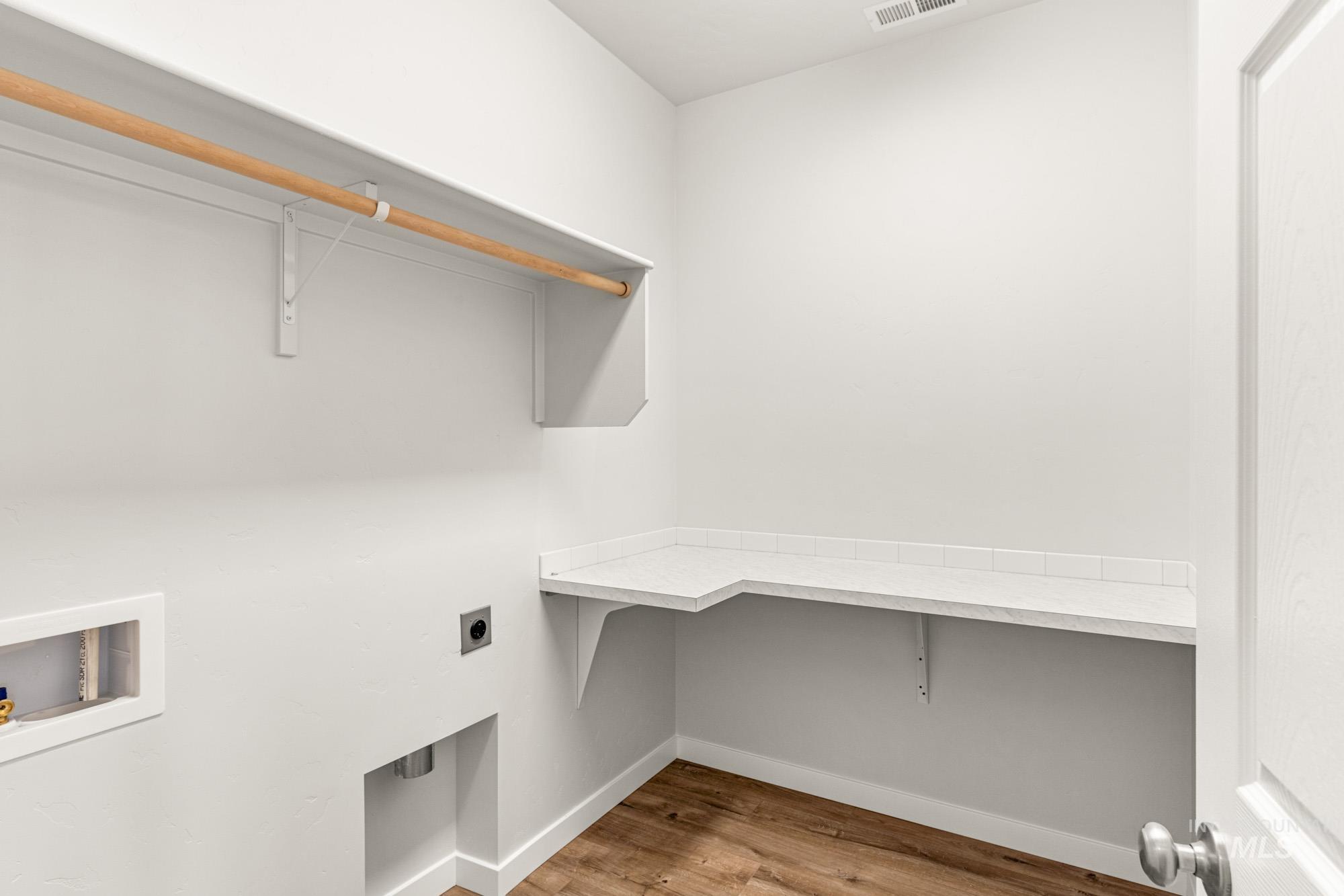 3739 W Piscina Dr, Meridian, Idaho 83642, 4 Bedrooms, 2 Bathrooms, Residential For Sale, Price $569,990, 98976274