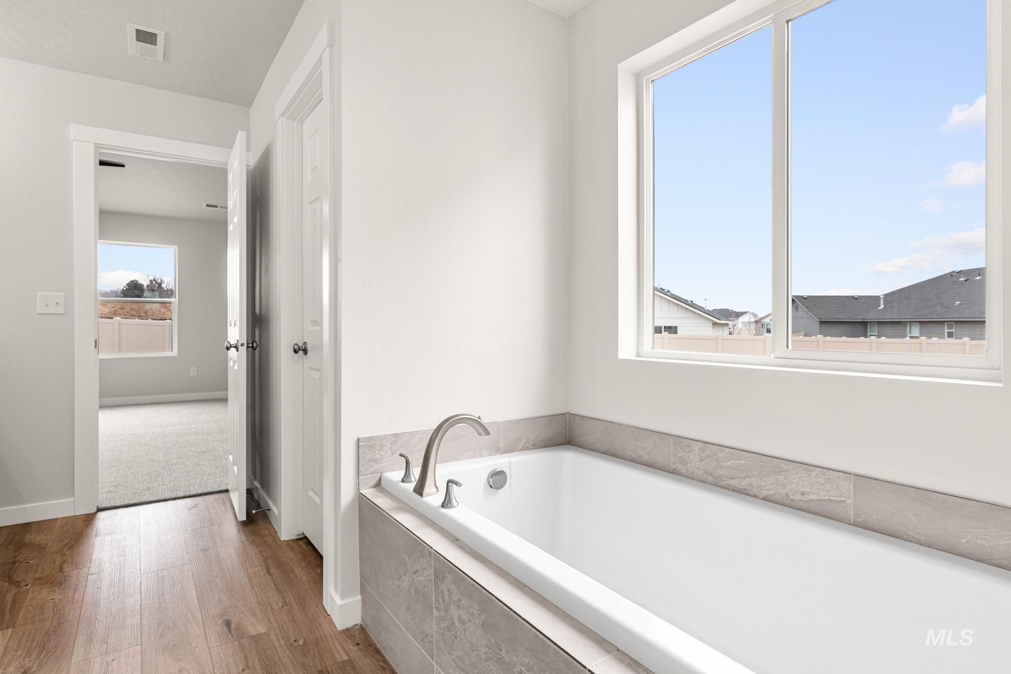 3739 W Piscina Dr, Meridian, Idaho 83642, 4 Bedrooms, 2 Bathrooms, Residential For Sale, Price $569,990, 98976274