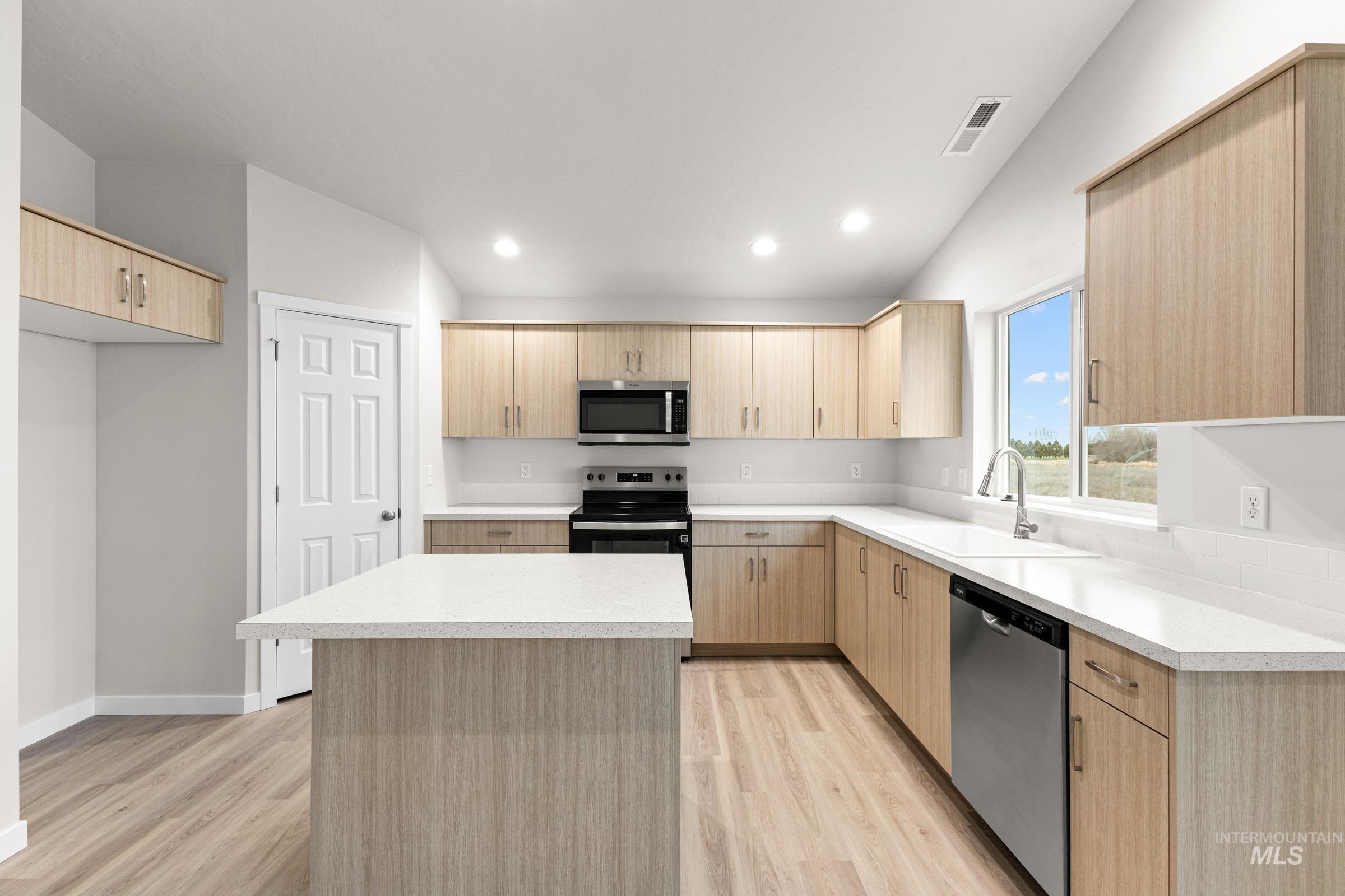 1884 W Unforgettable St, Meridian, Idaho 83642, 4 Bedrooms, 2 Bathrooms, Residential For Sale, Price $459,990, 98976275