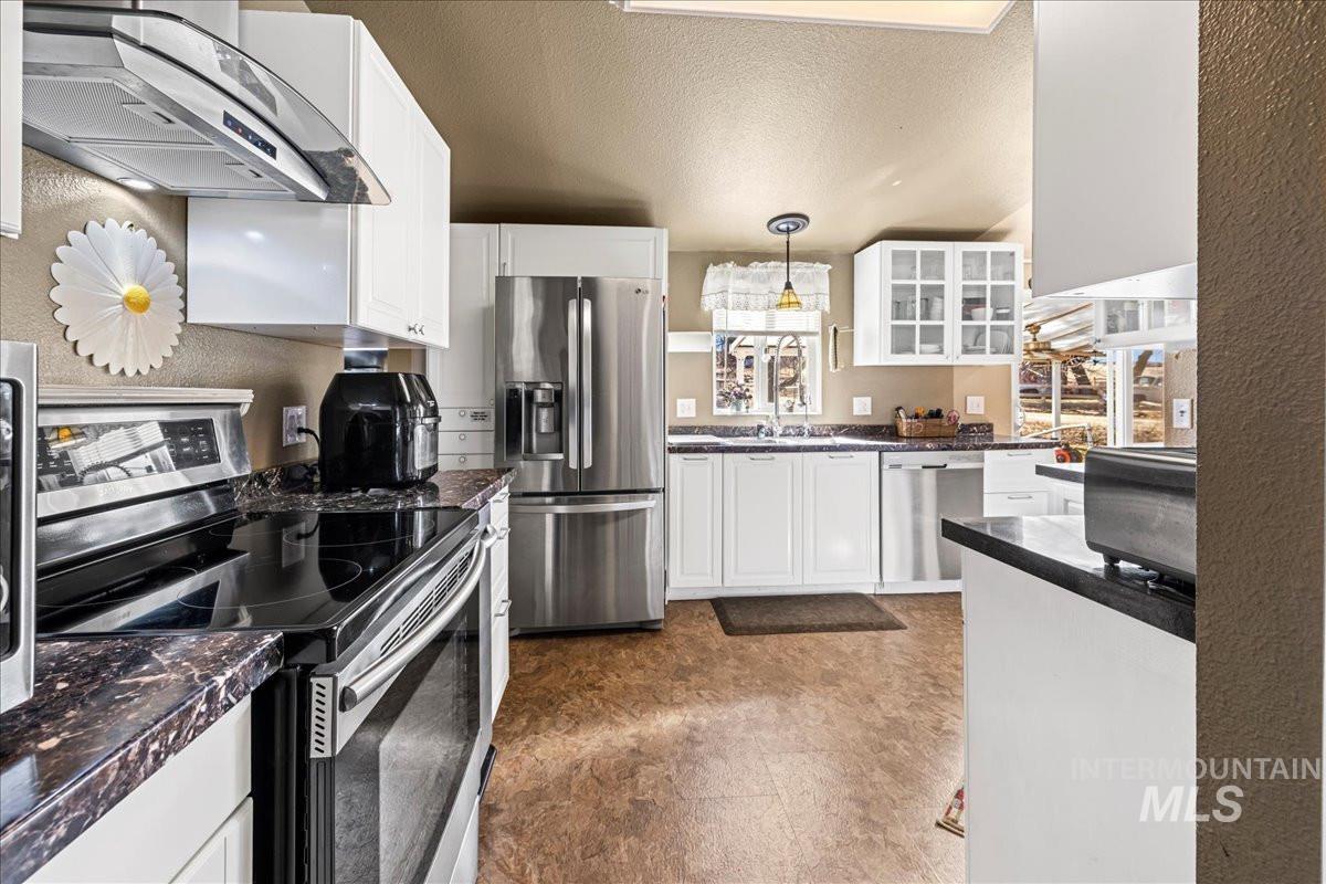 12571 Lake Shore Dr, Nampa, Idaho 83686, 3 Bedrooms, 2.5 Bathrooms, Residential For Sale, Price $675,000, 98976279