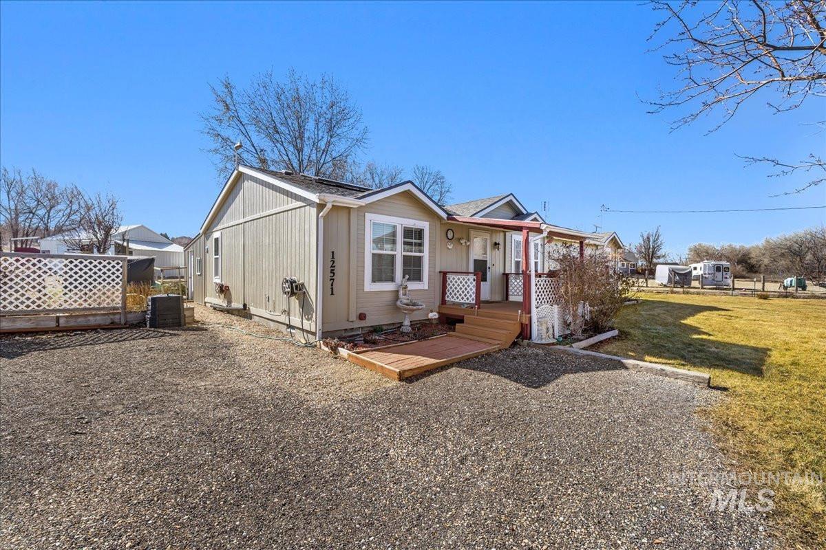 12571 Lake Shore Dr, Nampa, Idaho 83686, 3 Bedrooms, 2.5 Bathrooms, Residential For Sale, Price $675,000, 98976279