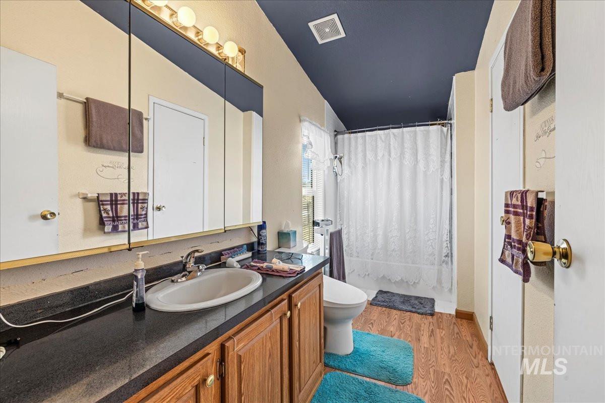 12571 Lake Shore Dr, Nampa, Idaho 83686, 3 Bedrooms, 2.5 Bathrooms, Residential For Sale, Price $675,000, 98976279