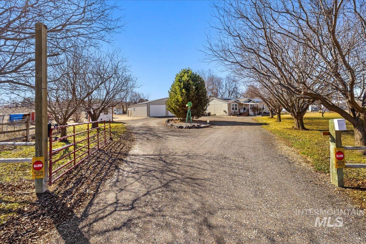 12571 Lake Shore Dr, Nampa, Idaho 83686, 3 Bedrooms, 2.5 Bathrooms, Residential For Sale, Price $675,000, 98976279