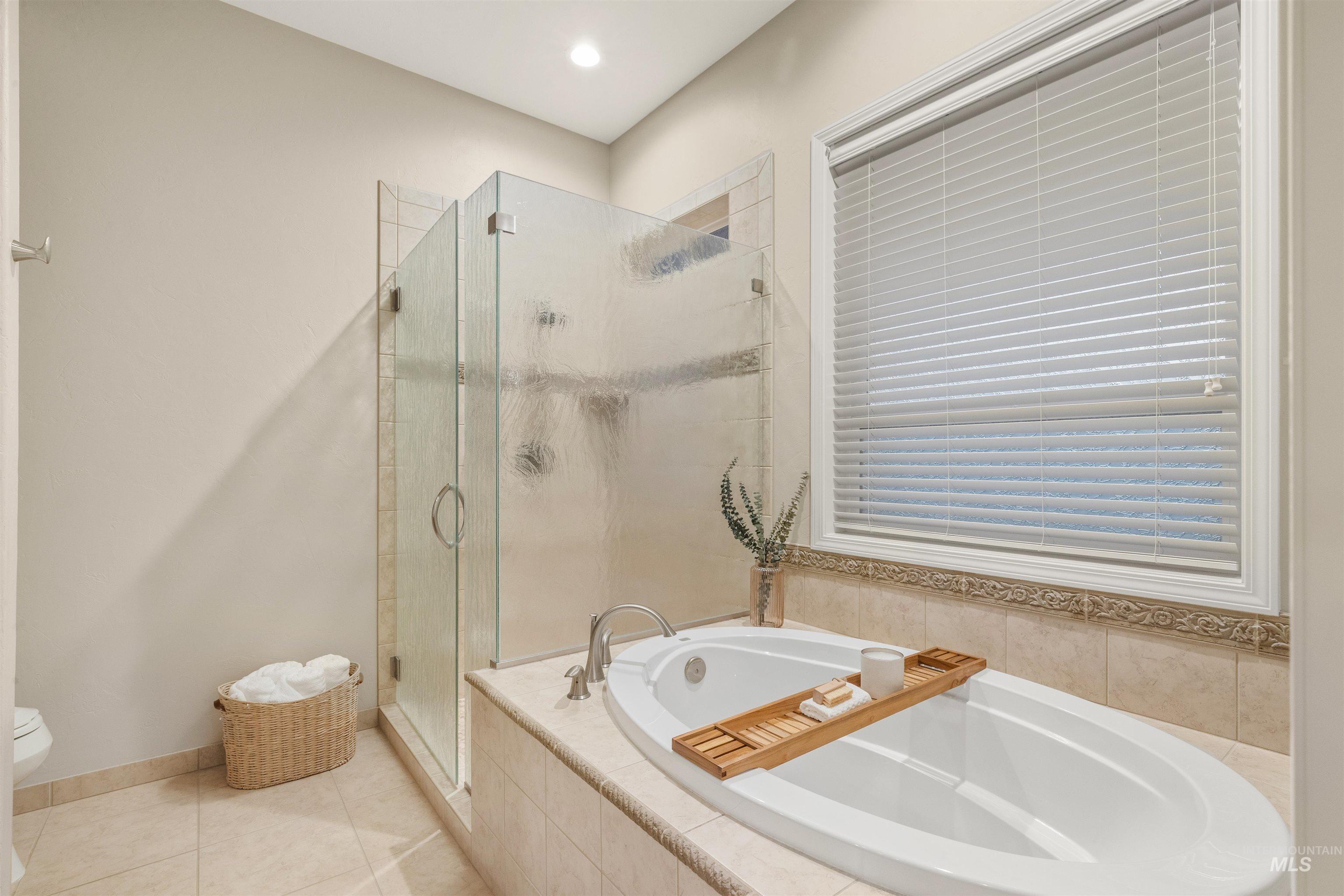 31 Riverpoint Dr, Asotin, Washington 99402, 3 Bedrooms, 3 Bathrooms, Residential For Sale, Price $769,950, 98976282