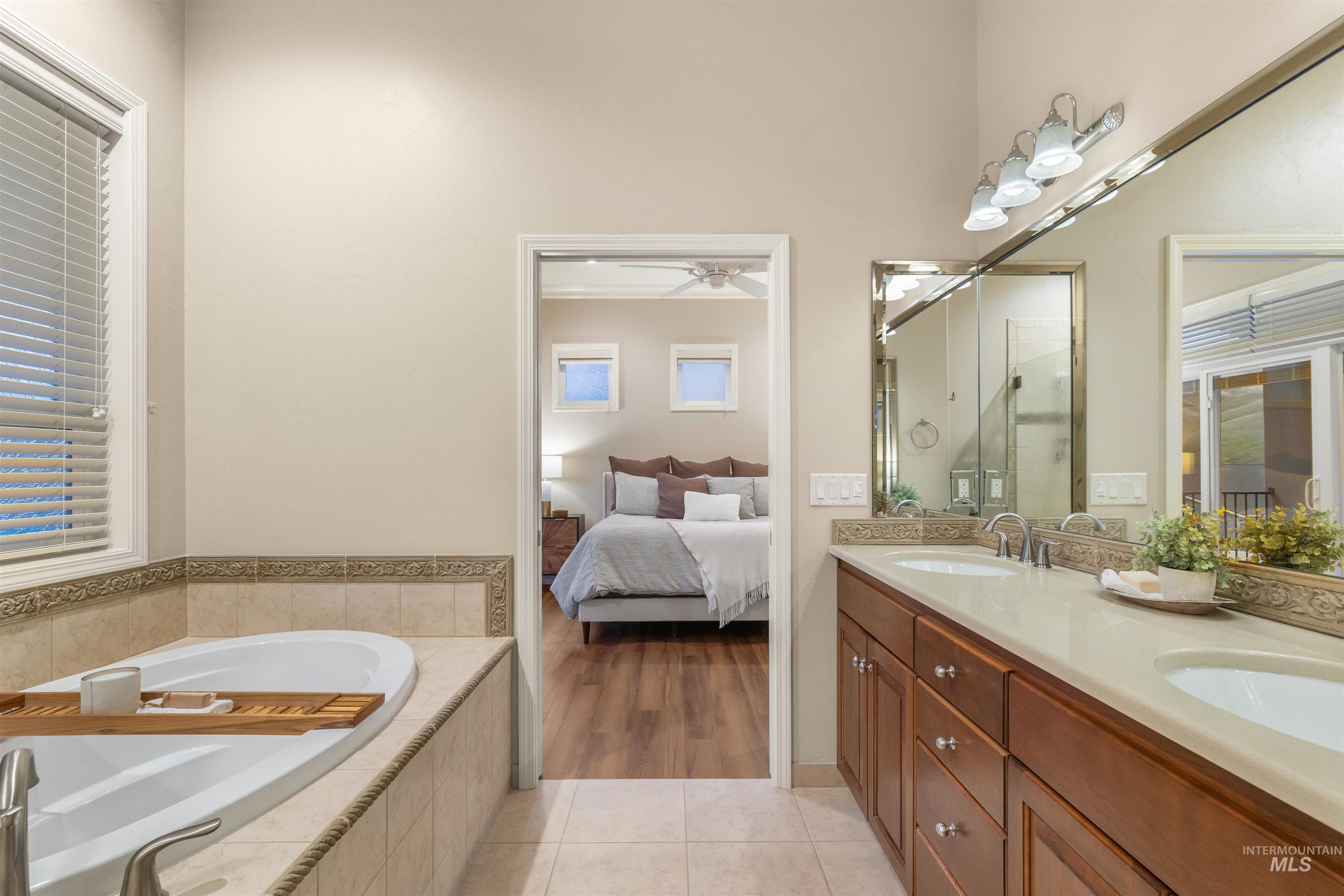 31 Riverpoint Dr, Asotin, Washington 99402, 3 Bedrooms, 3 Bathrooms, Residential For Sale, Price $769,950, 98976282