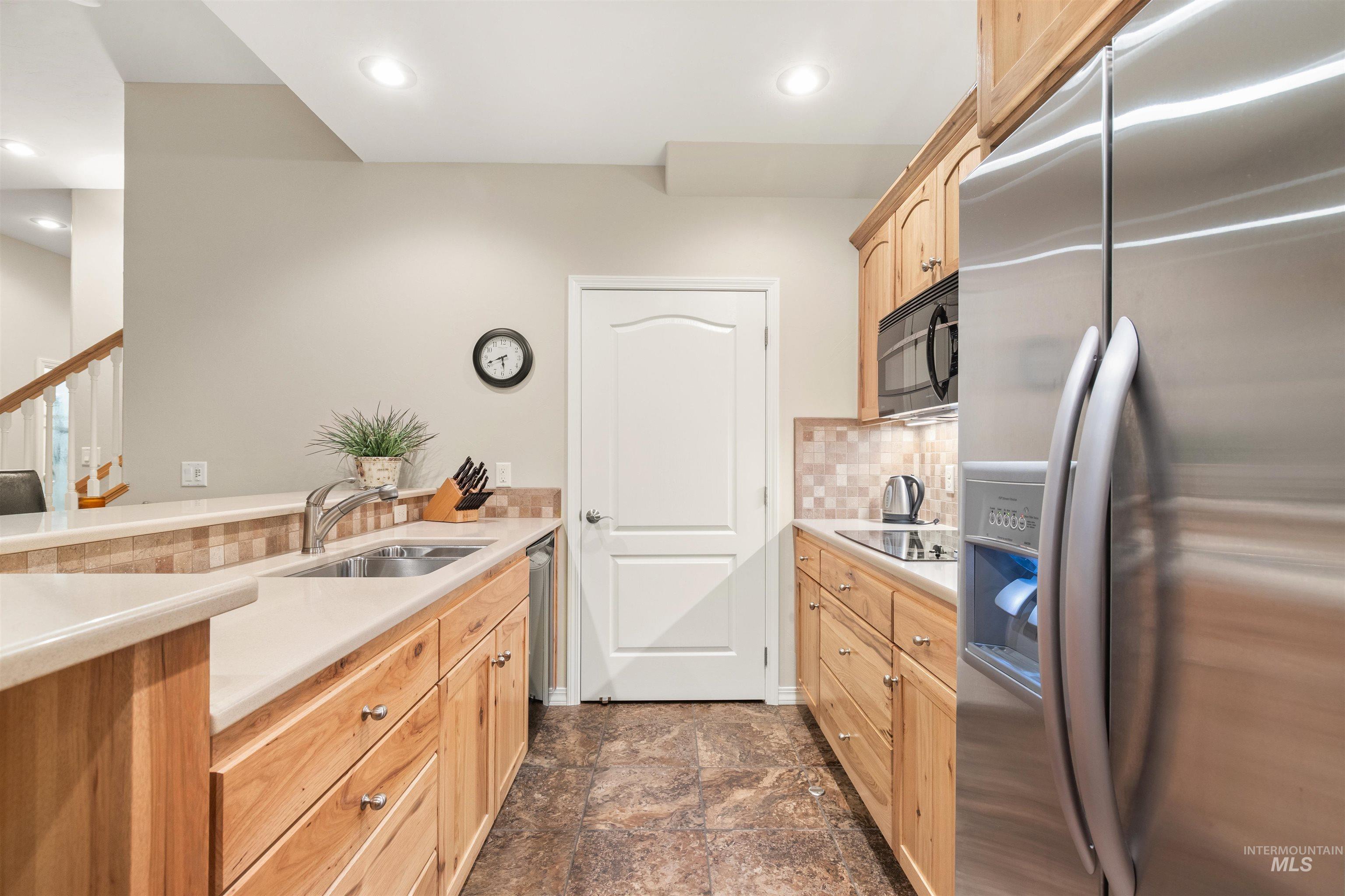 31 Riverpoint Dr, Asotin, Washington 99402, 3 Bedrooms, 3 Bathrooms, Residential For Sale, Price $769,950, 98976282