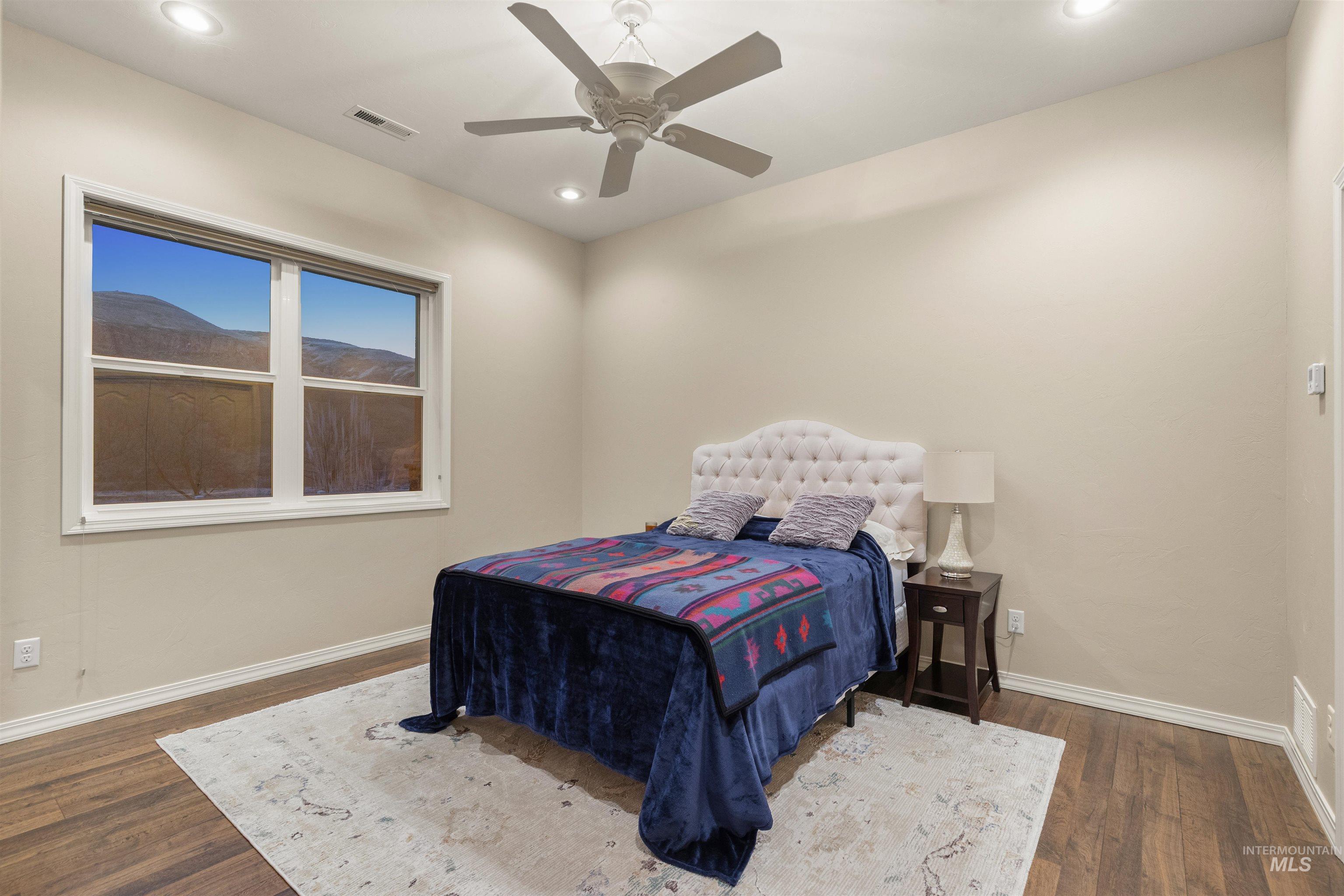 31 Riverpoint Dr, Asotin, Washington 99402, 3 Bedrooms, 3 Bathrooms, Residential For Sale, Price $769,950, 98976282