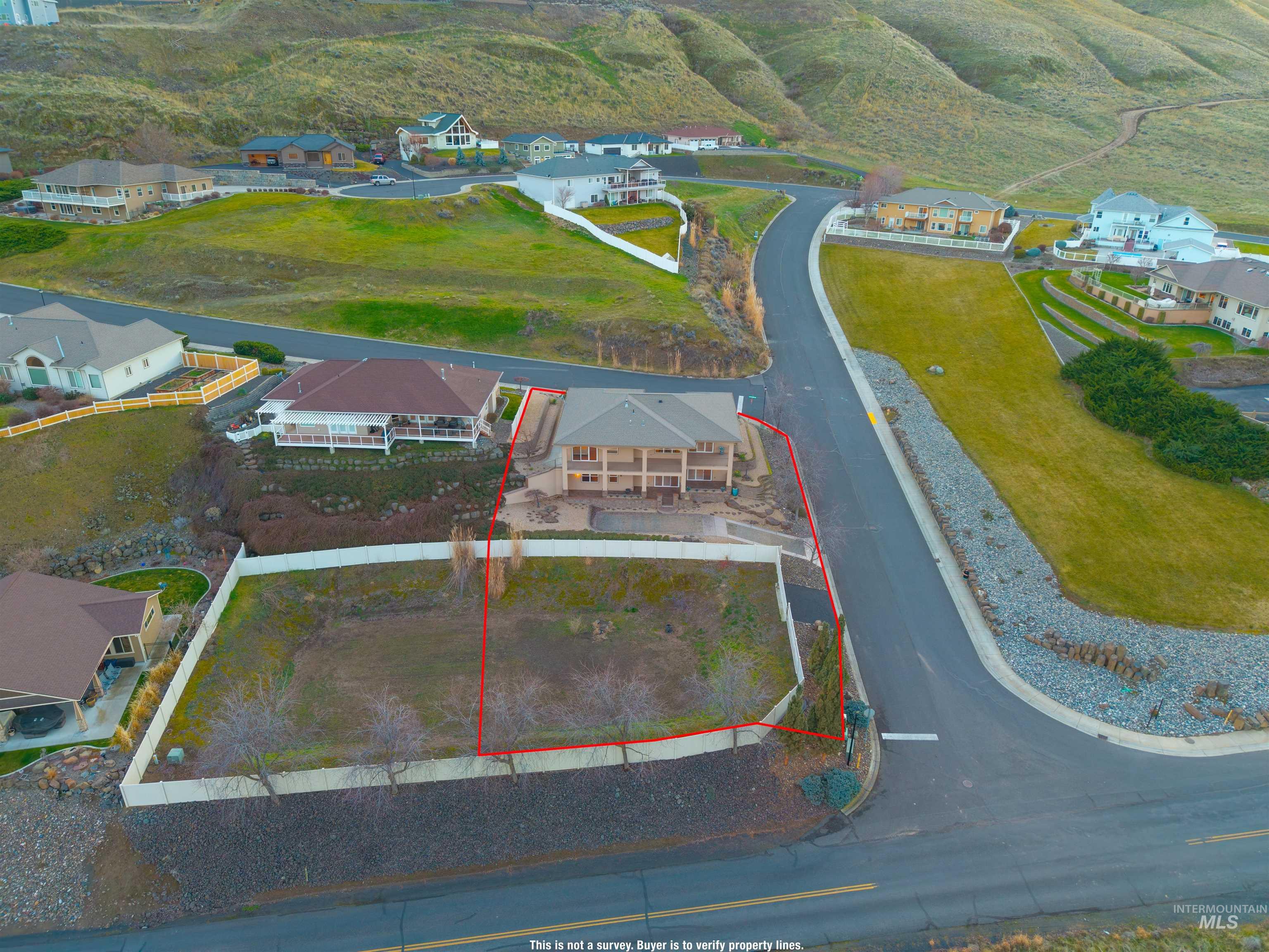 31 Riverpoint Dr, Asotin, Washington 99402, 3 Bedrooms, 3 Bathrooms, Residential For Sale, Price $769,950, 98976282