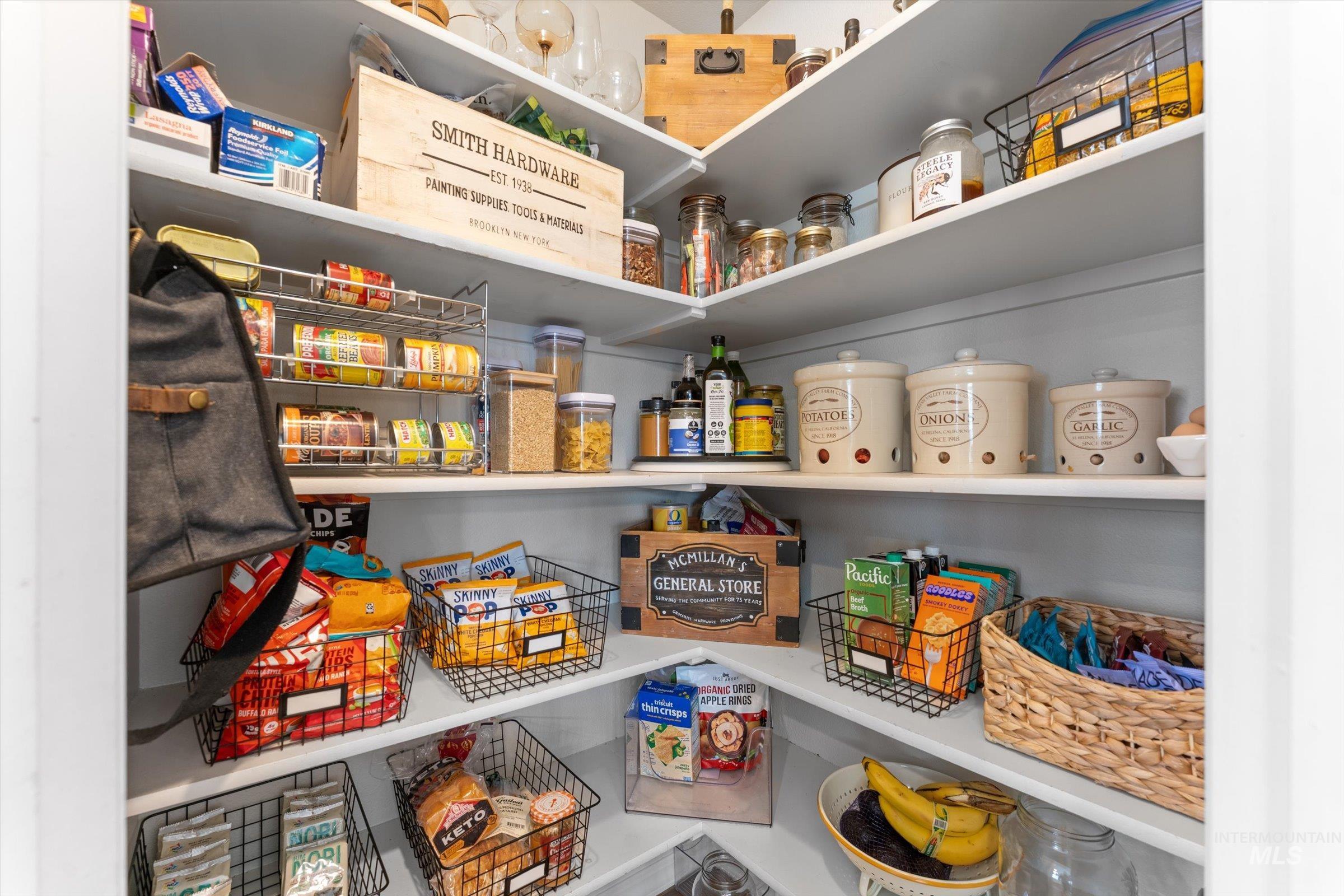 1935 N Maroon Avenue, Kuna, Idaho 83634, 4 Bedrooms, 2.5 Bathrooms, Residential For Sale, Price $529,000, 98976287