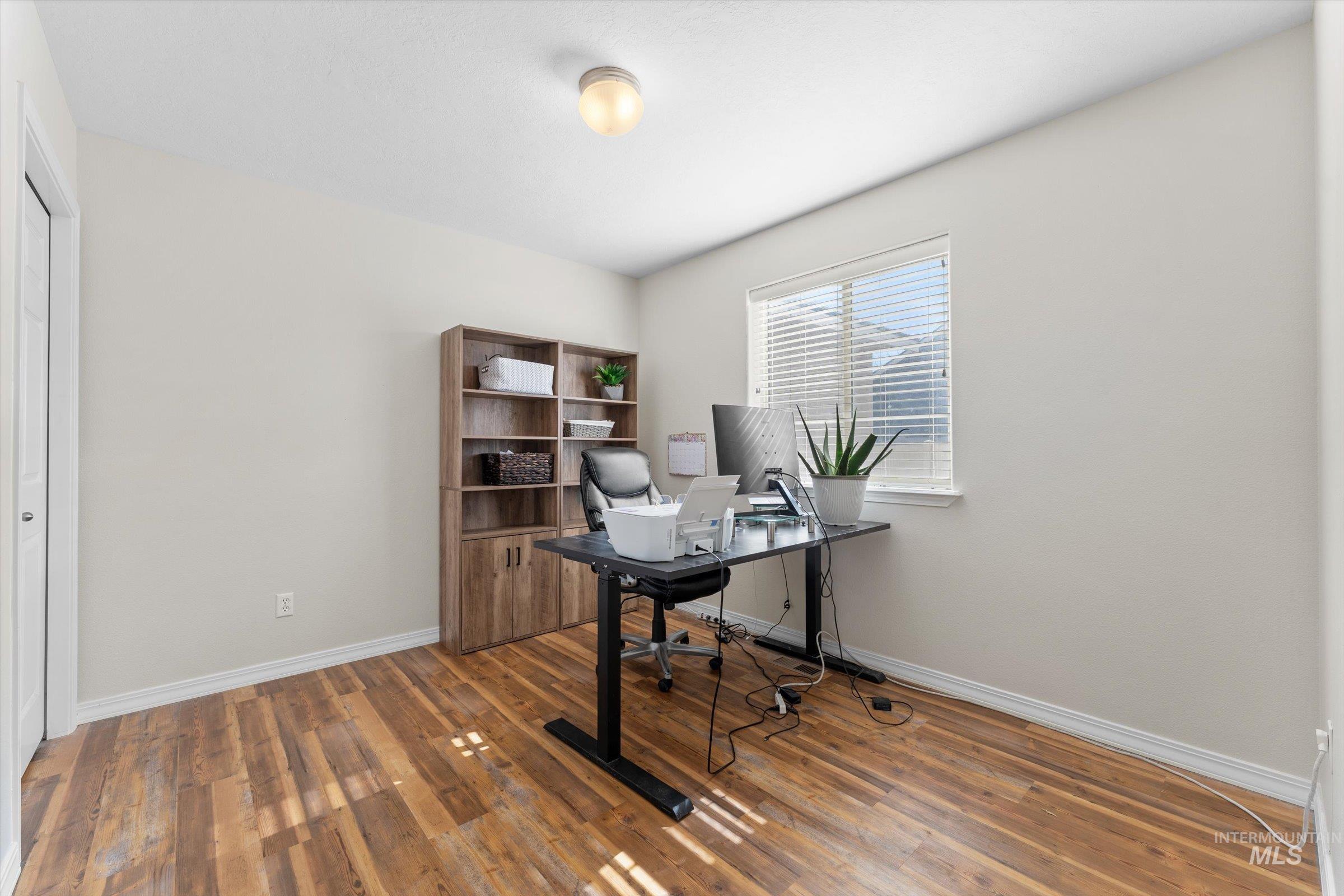 1935 N Maroon Avenue, Kuna, Idaho 83634, 4 Bedrooms, 2.5 Bathrooms, Residential For Sale, Price $529,000, 98976287