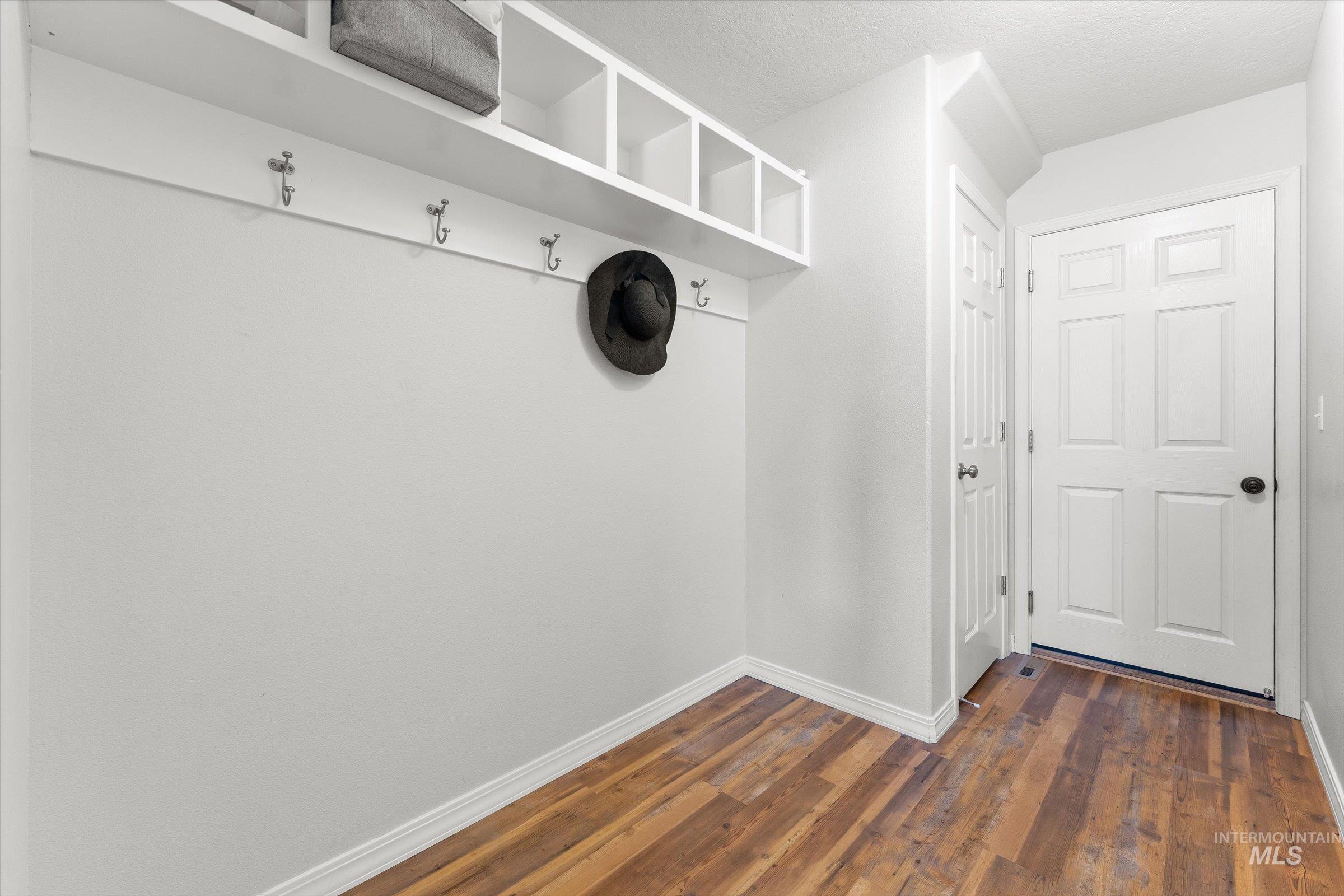 1935 N Maroon Avenue, Kuna, Idaho 83634, 4 Bedrooms, 2.5 Bathrooms, Residential For Sale, Price $529,000, 98976287