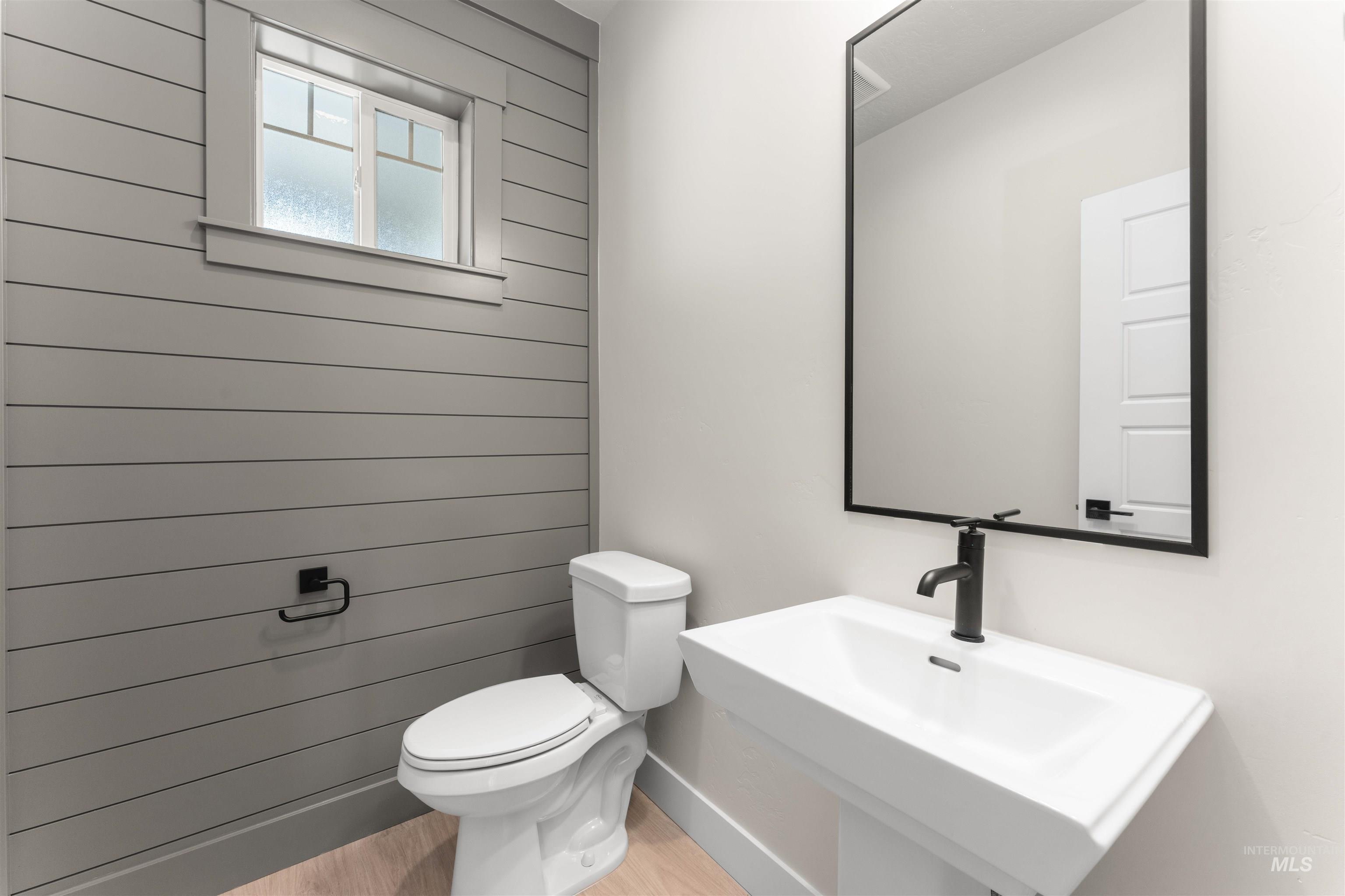 8076 Tandy Cove St, Middleton, Idaho 83644, 4 Bedrooms, 2.5 Bathrooms, Residential For Sale, Price $644,900,MLS 98976289