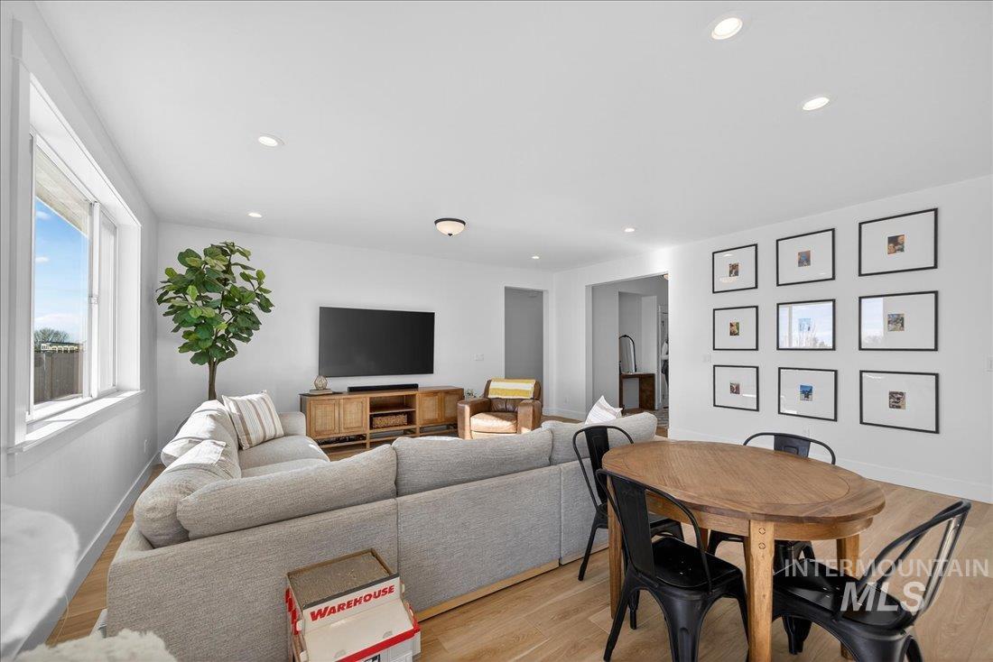 8509 W Pond Pine St., Star, Idaho 83669, 3 Bedrooms, 2 Bathrooms, Residential For Sale, Price $625,000,MLS 98976291