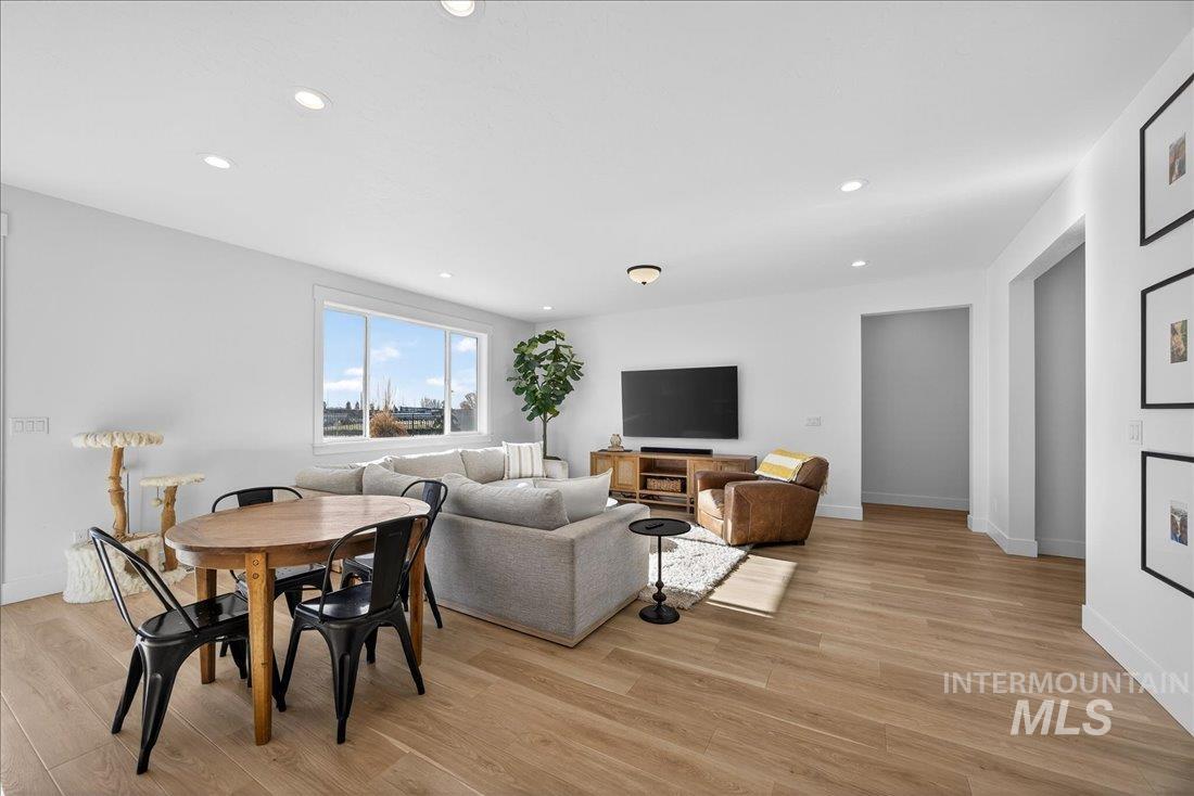 8509 W Pond Pine St., Star, Idaho 83669, 3 Bedrooms, 2 Bathrooms, Residential For Sale, Price $625,000,MLS 98976291