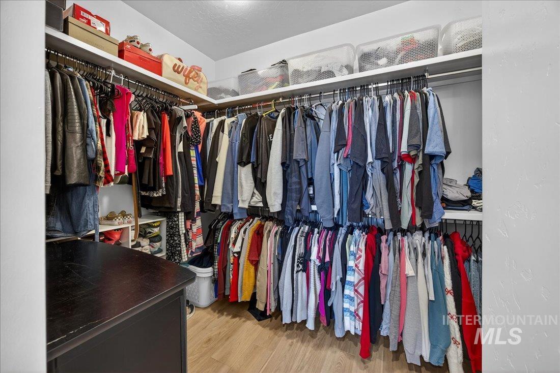 8509 W Pond Pine St., Star, Idaho 83669, 3 Bedrooms, 2 Bathrooms, Residential For Sale, Price $625,000,MLS 98976291