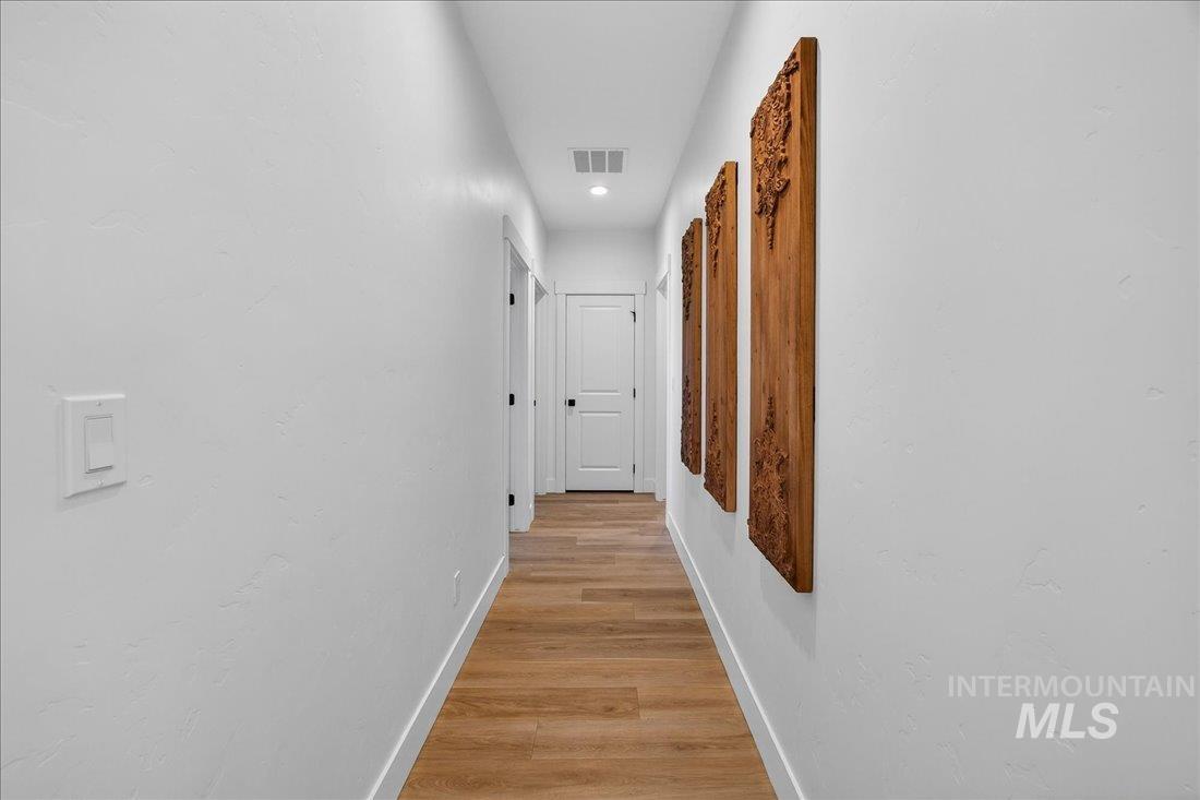 8509 W Pond Pine St., Star, Idaho 83669, 3 Bedrooms, 2 Bathrooms, Residential For Sale, Price $625,000,MLS 98976291