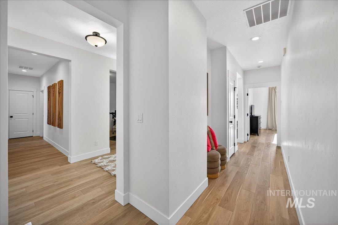 8509 W Pond Pine St., Star, Idaho 83669, 3 Bedrooms, 2 Bathrooms, Residential For Sale, Price $625,000,MLS 98976291