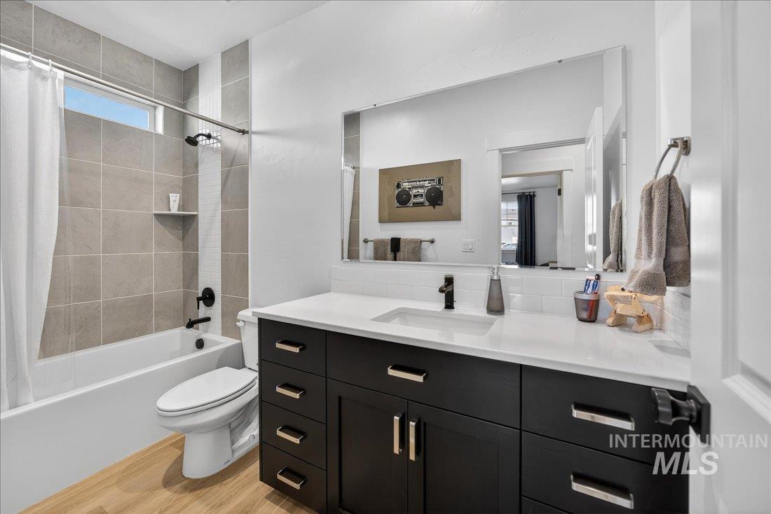 8509 W Pond Pine St., Star, Idaho 83669, 3 Bedrooms, 2 Bathrooms, Residential For Sale, Price $625,000,MLS 98976291