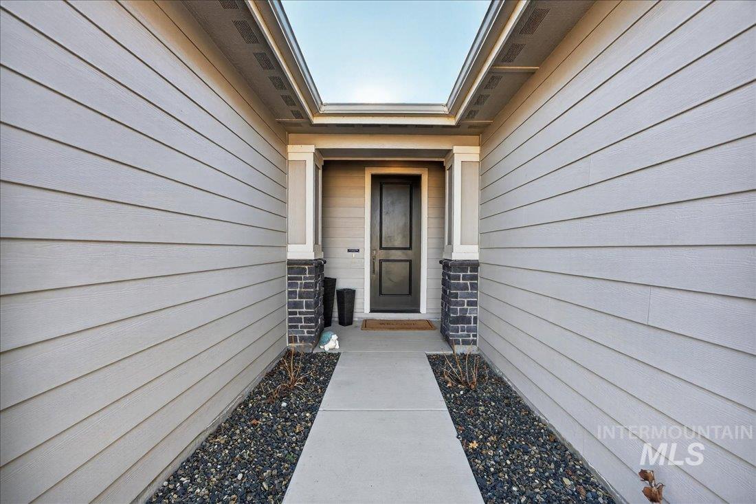 8509 W Pond Pine St., Star, Idaho 83669, 3 Bedrooms, 2 Bathrooms, Residential For Sale, Price $625,000,MLS 98976291