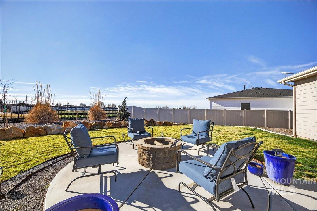 8509 W Pond Pine St., Star, Idaho 83669, 3 Bedrooms, 2 Bathrooms, Residential For Sale, Price $625,000,MLS 98976291