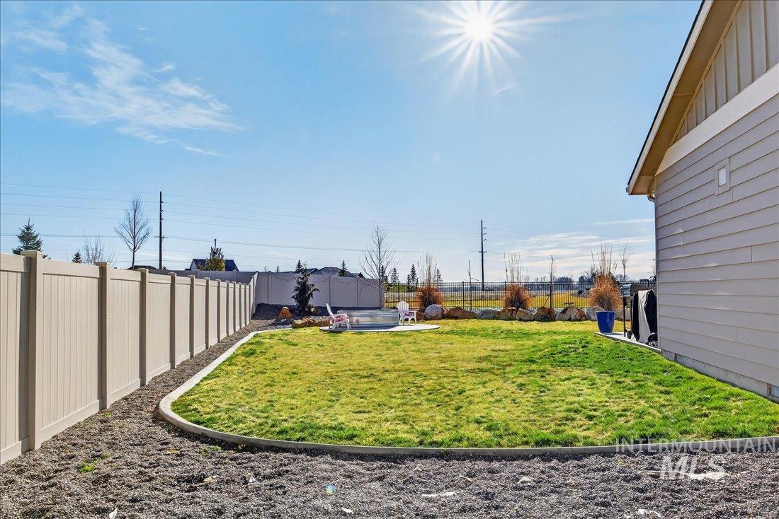 8509 W Pond Pine St., Star, Idaho 83669, 3 Bedrooms, 2 Bathrooms, Residential For Sale, Price $625,000,MLS 98976291