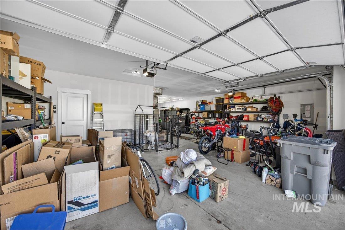 8509 W Pond Pine St., Star, Idaho 83669, 3 Bedrooms, 2 Bathrooms, Residential For Sale, Price $625,000,MLS 98976291