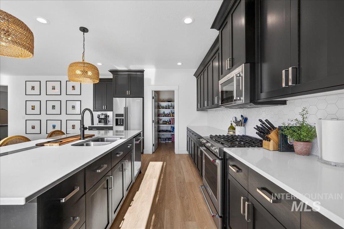 8509 W Pond Pine St., Star, Idaho 83669, 3 Bedrooms, 2 Bathrooms, Residential For Sale, Price $625,000,MLS 98976291