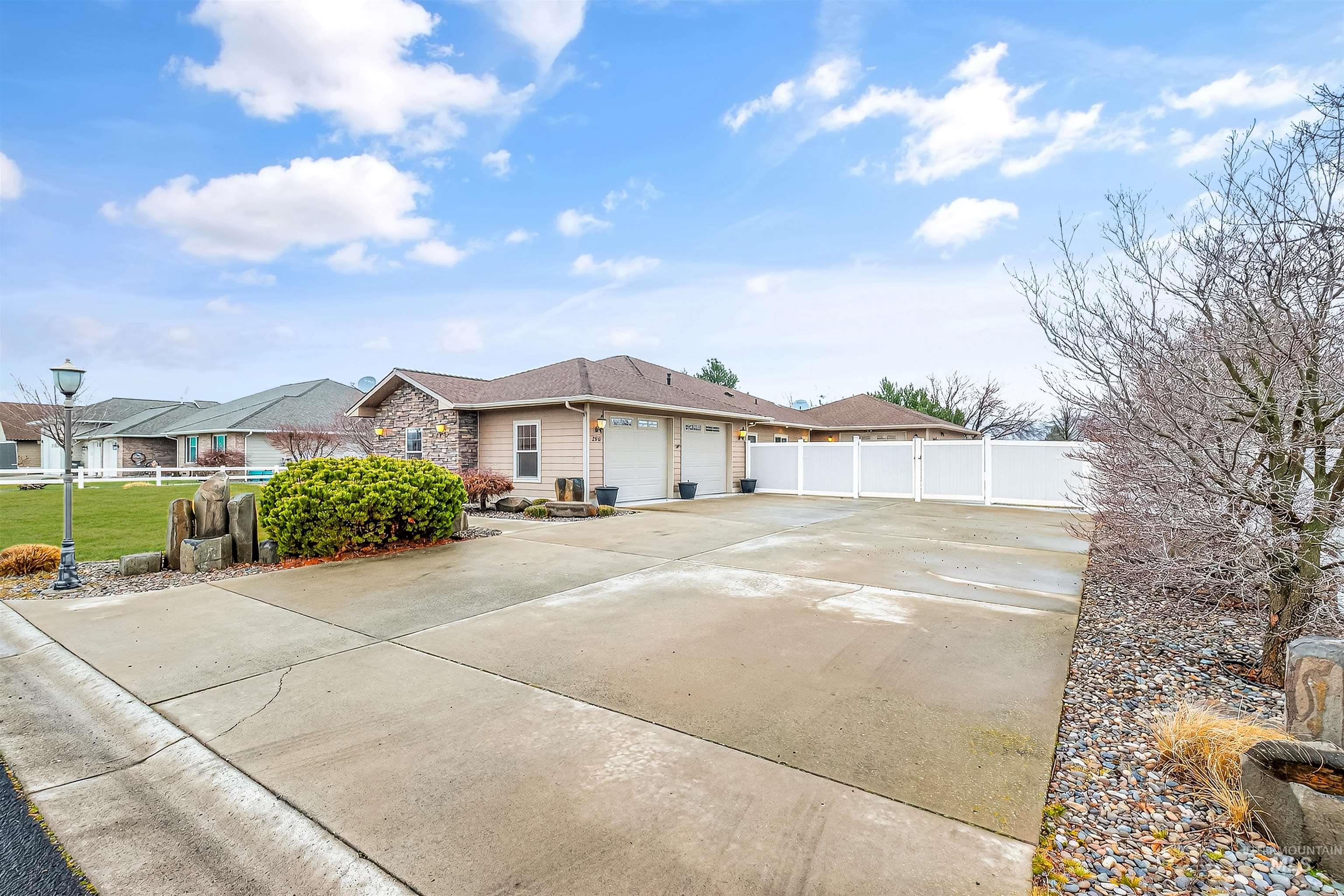 2510 Remington Way, Clarkston, Washington 99403, 3 Bedrooms, 3 Bathrooms, Residential For Sale, Price $675,000,MLS 98976292