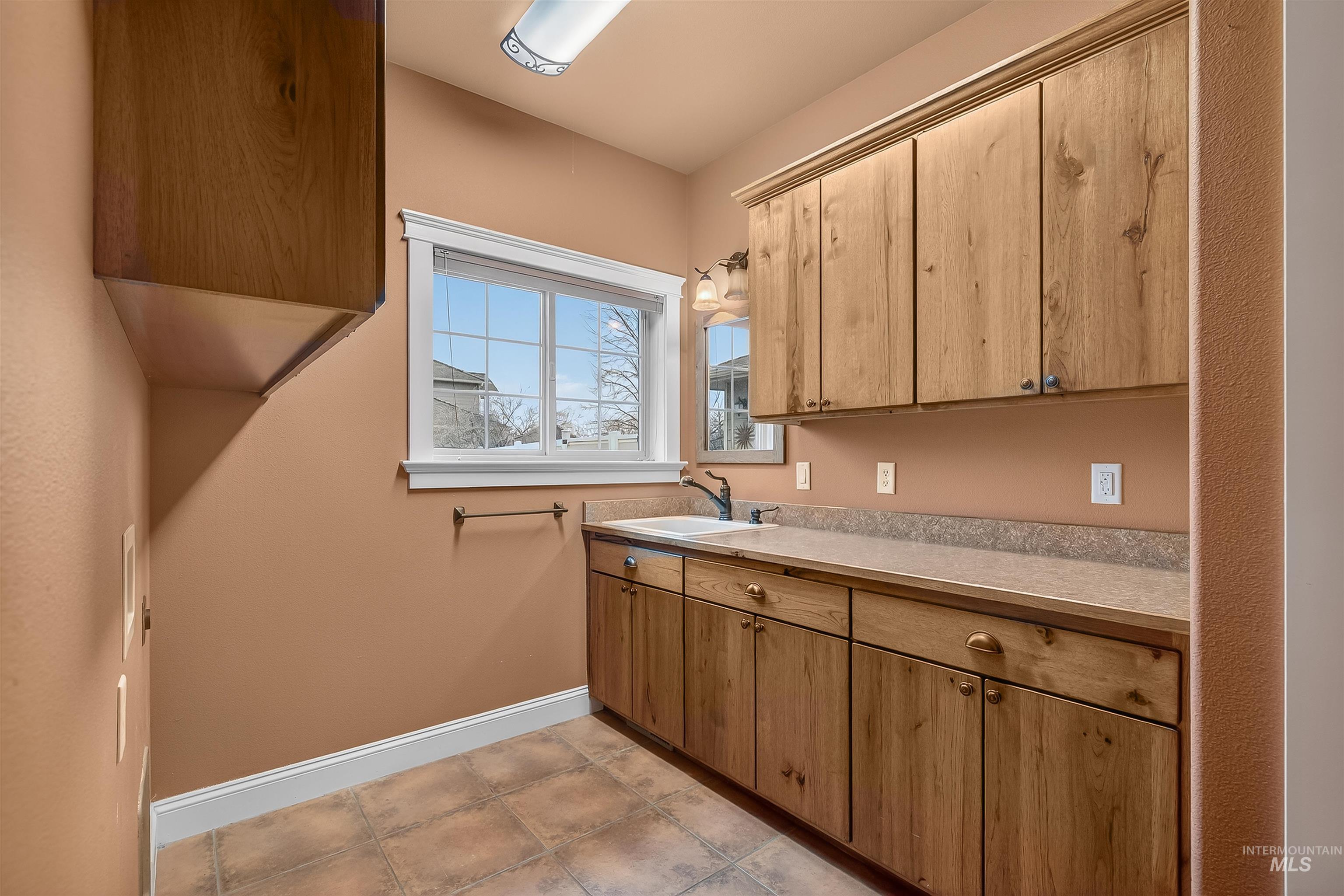 2510 Remington Way, Clarkston, Washington 99403, 3 Bedrooms, 3 Bathrooms, Residential For Sale, Price $675,000,MLS 98976292