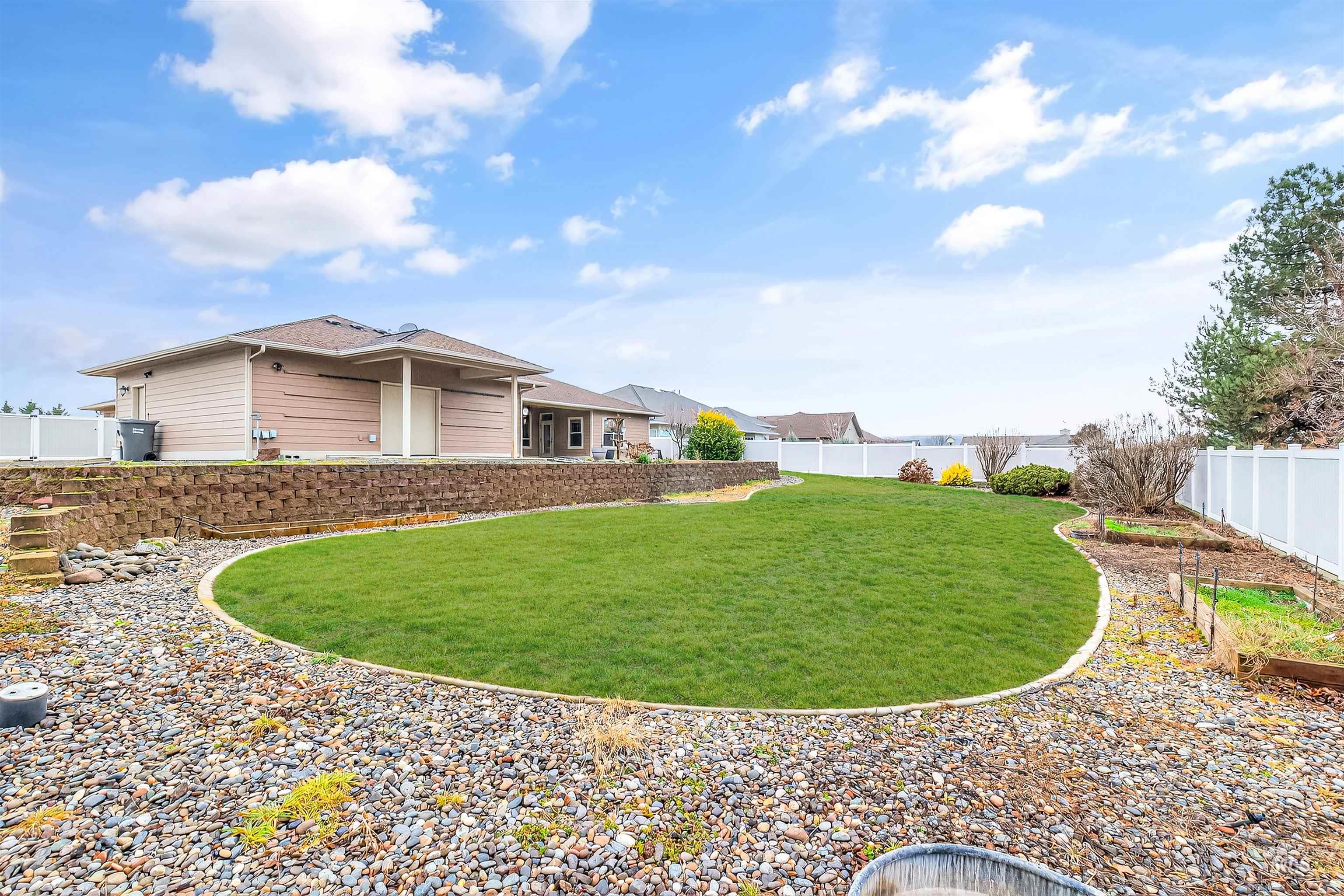 2510 Remington Way, Clarkston, Washington 99403, 3 Bedrooms, 3 Bathrooms, Residential For Sale, Price $675,000,MLS 98976292