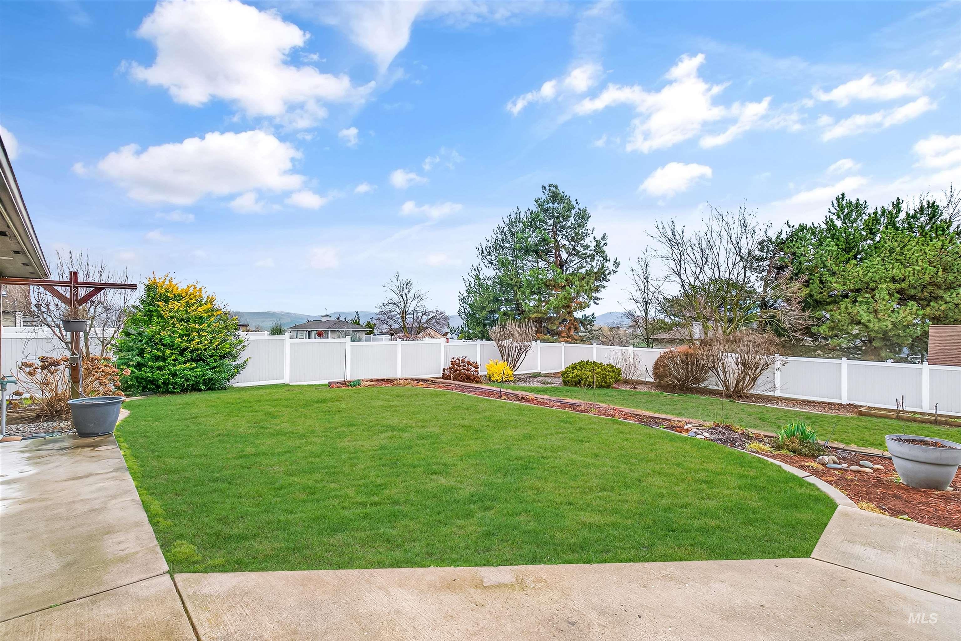 2510 Remington Way, Clarkston, Washington 99403, 3 Bedrooms, 3 Bathrooms, Residential For Sale, Price $675,000,MLS 98976292