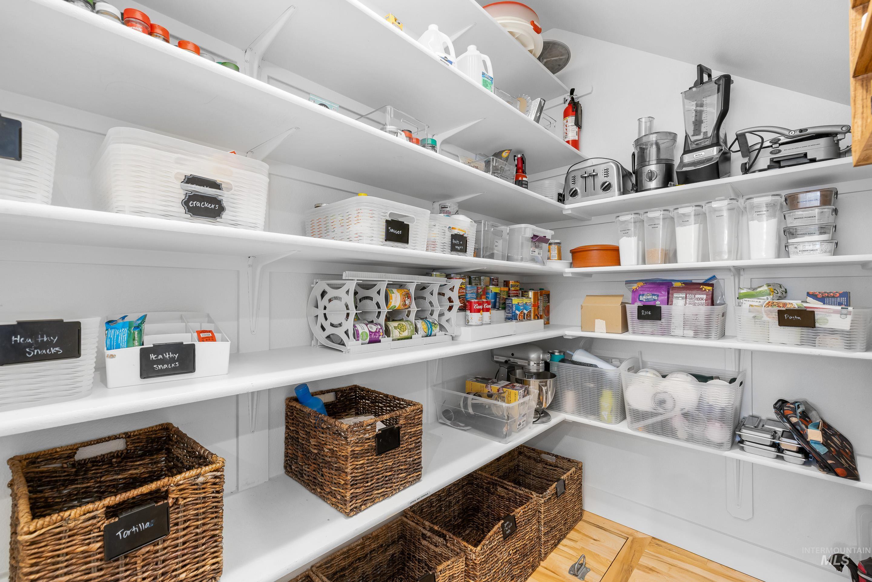 917 N Caledonia Pl, Eagle, Idaho 83616, 4 Bedrooms, 3 Bathrooms, Residential For Sale, Price $774,000,MLS 98976296