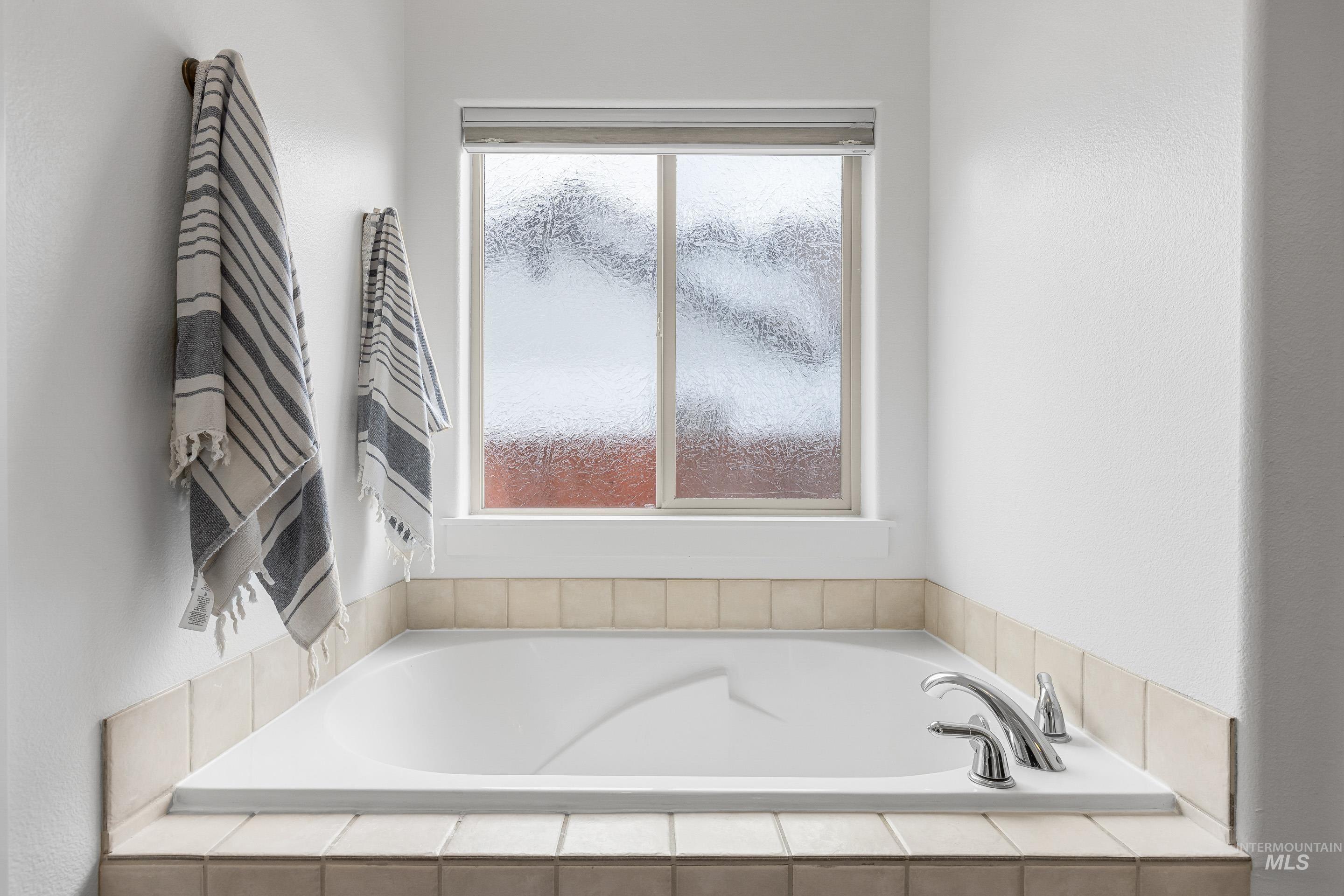 917 N Caledonia Pl, Eagle, Idaho 83616, 4 Bedrooms, 3 Bathrooms, Residential For Sale, Price $774,000,MLS 98976296