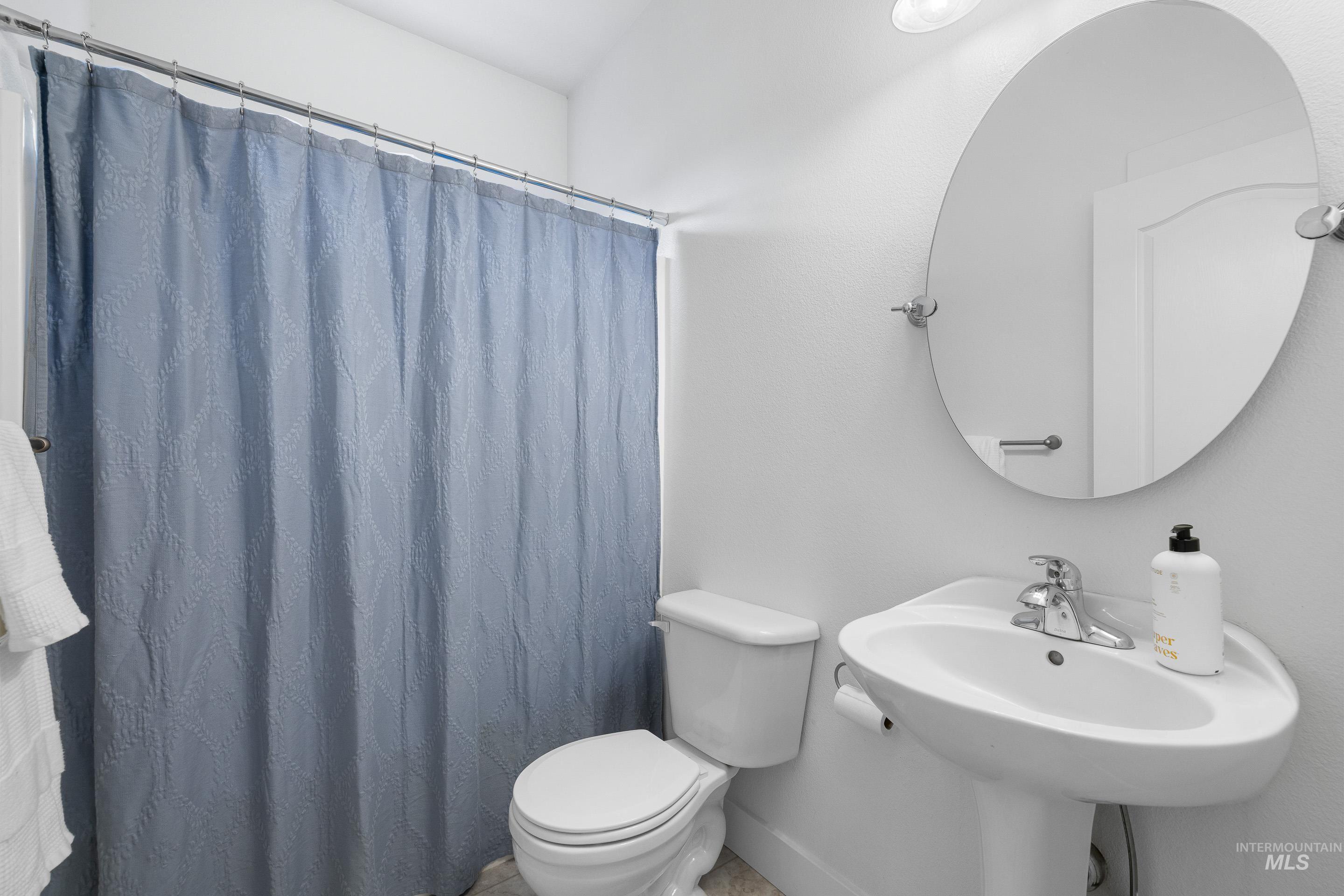 917 N Caledonia Pl, Eagle, Idaho 83616, 4 Bedrooms, 3 Bathrooms, Residential For Sale, Price $774,000,MLS 98976296