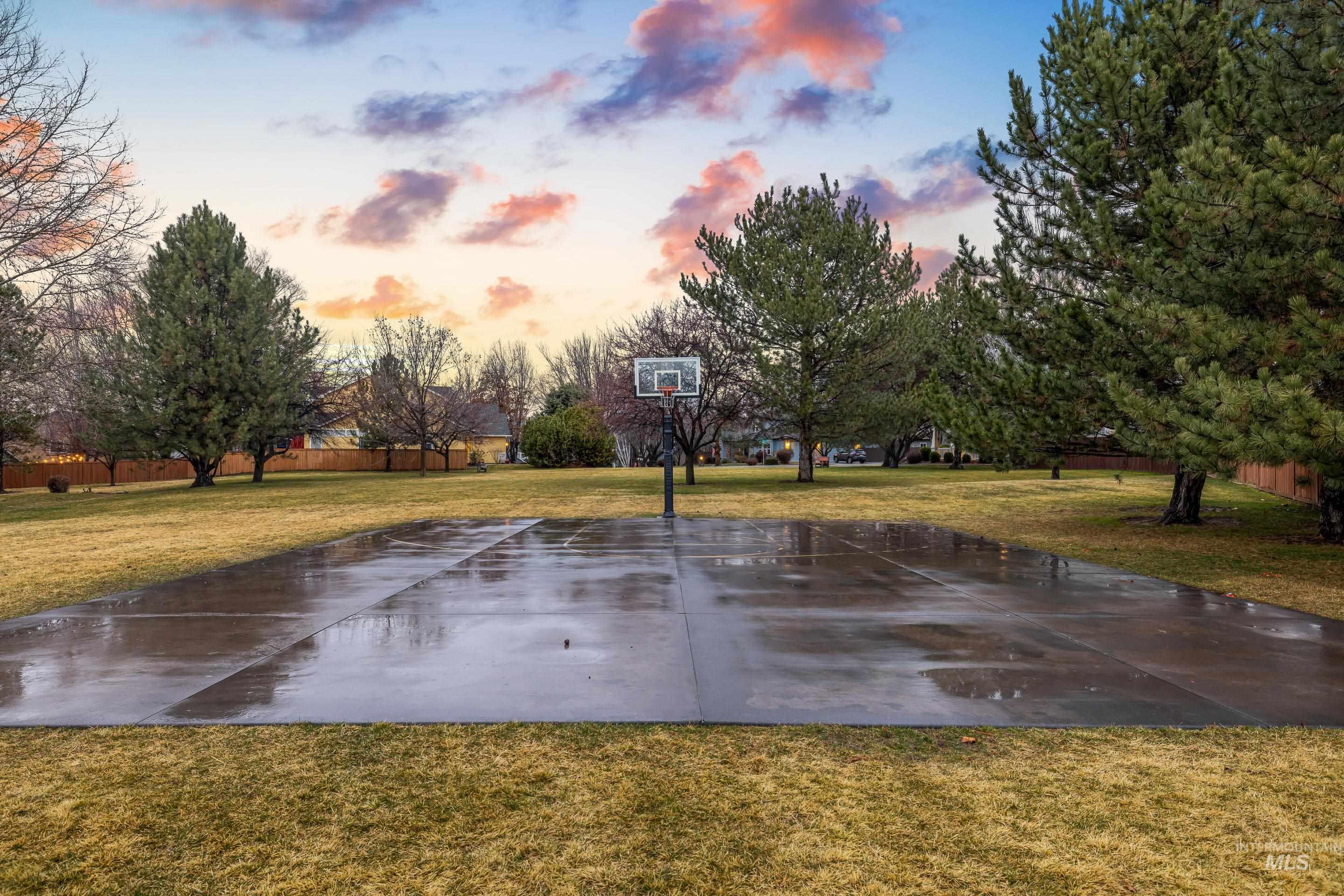 917 N Caledonia Pl, Eagle, Idaho 83616, 4 Bedrooms, 3 Bathrooms, Residential For Sale, Price $774,000,MLS 98976296