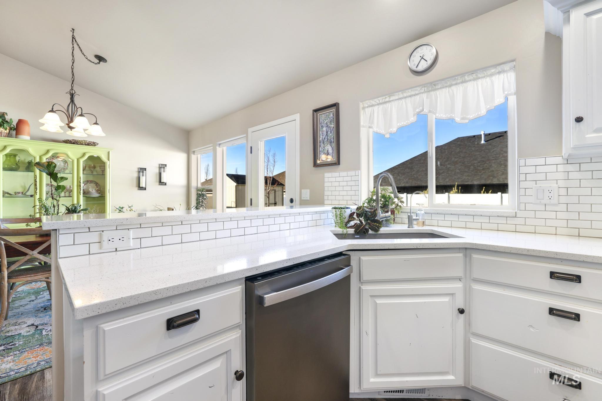 2723 Joshua Way, Twin Falls, Idaho 83301-8961, 4 Bedrooms, 2 Bathrooms, Residential For Sale, Price $455,000,MLS 98976298