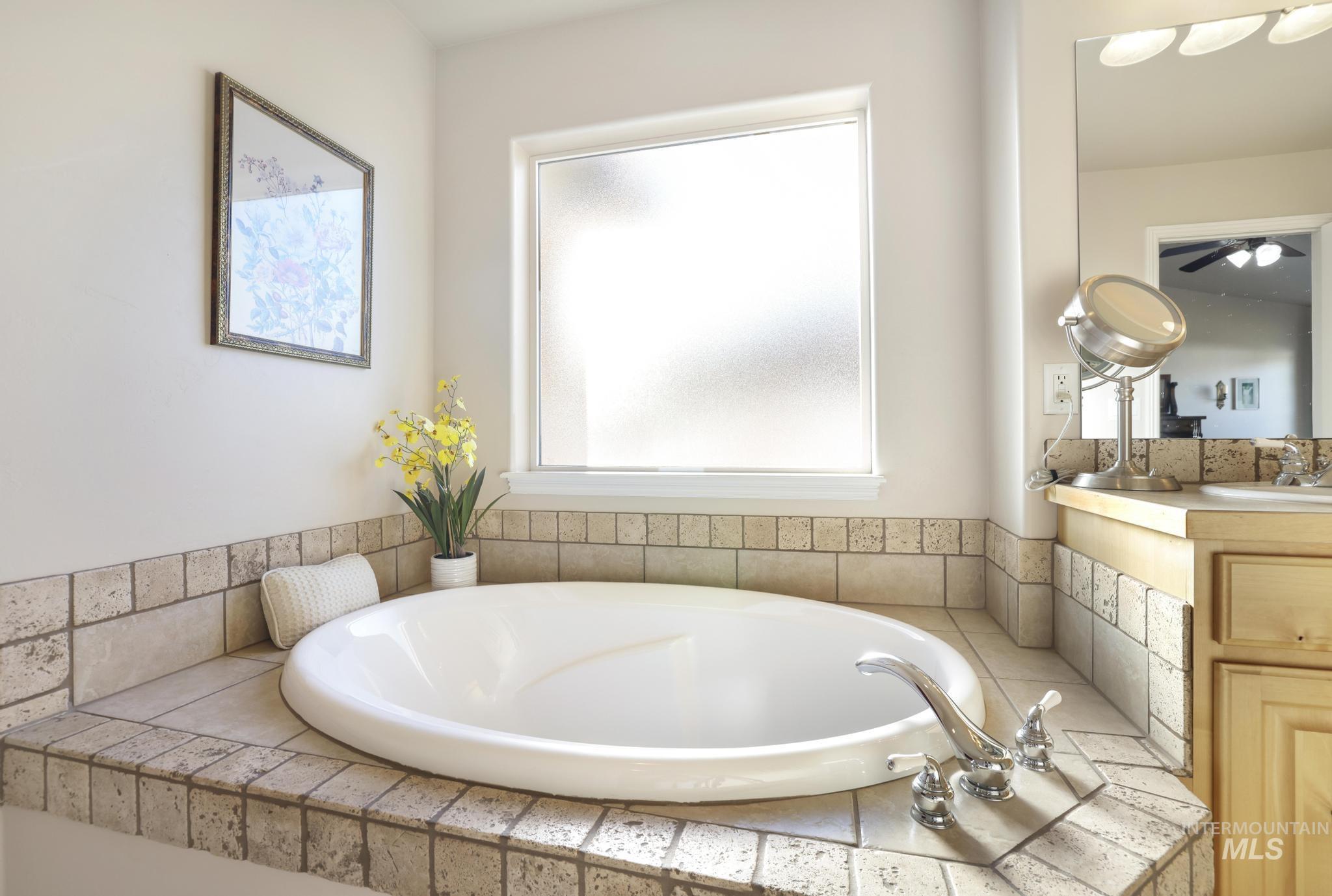 2723 Joshua Way, Twin Falls, Idaho 83301-8961, 4 Bedrooms, 2 Bathrooms, Residential For Sale, Price $455,000,MLS 98976298