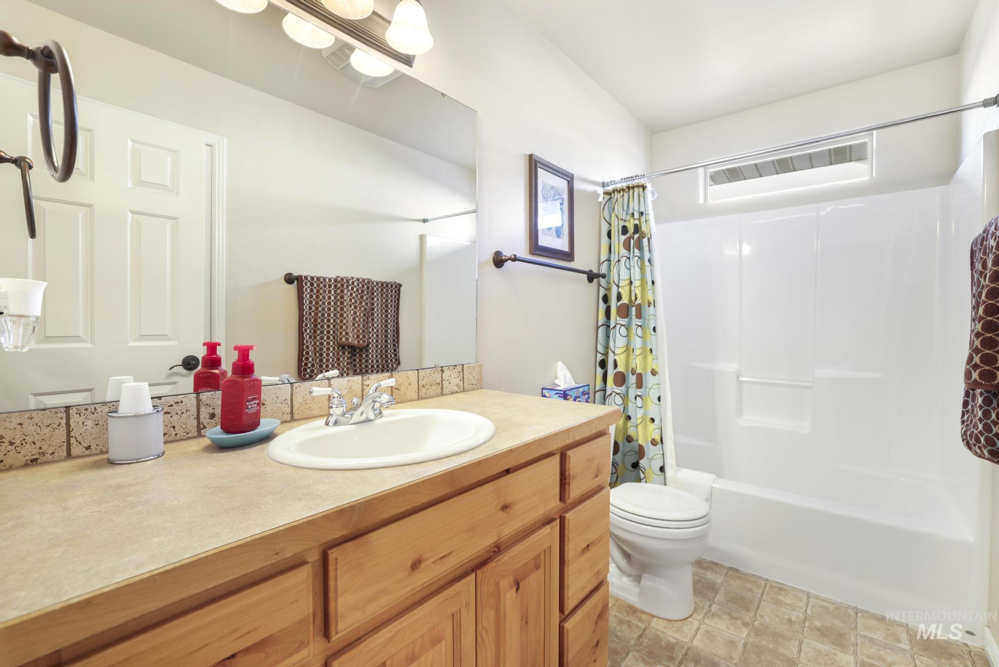 2723 Joshua Way, Twin Falls, Idaho 83301-8961, 4 Bedrooms, 2 Bathrooms, Residential For Sale, Price $455,000,MLS 98976298