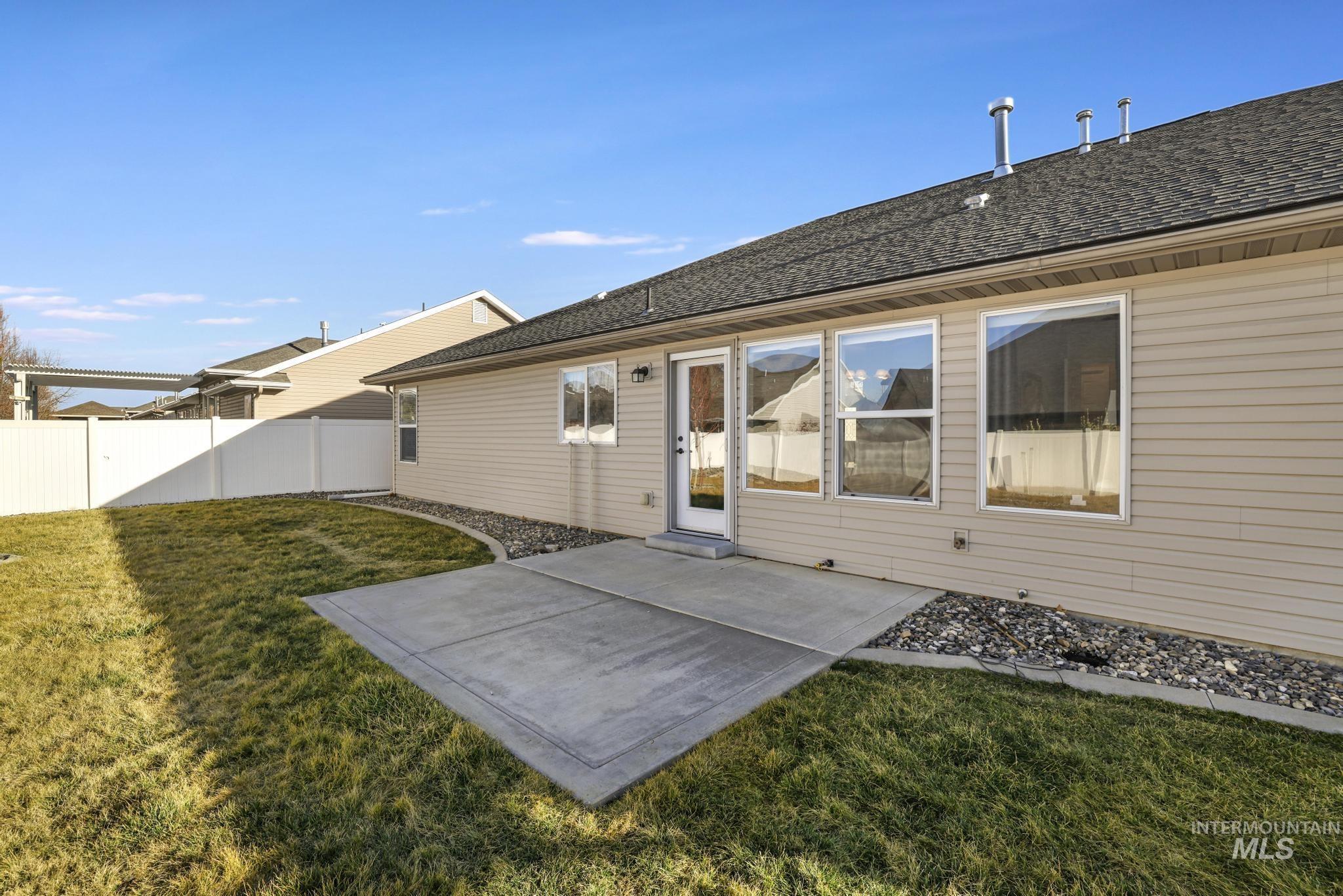 2723 Joshua Way, Twin Falls, Idaho 83301-8961, 4 Bedrooms, 2 Bathrooms, Residential For Sale, Price $455,000,MLS 98976298