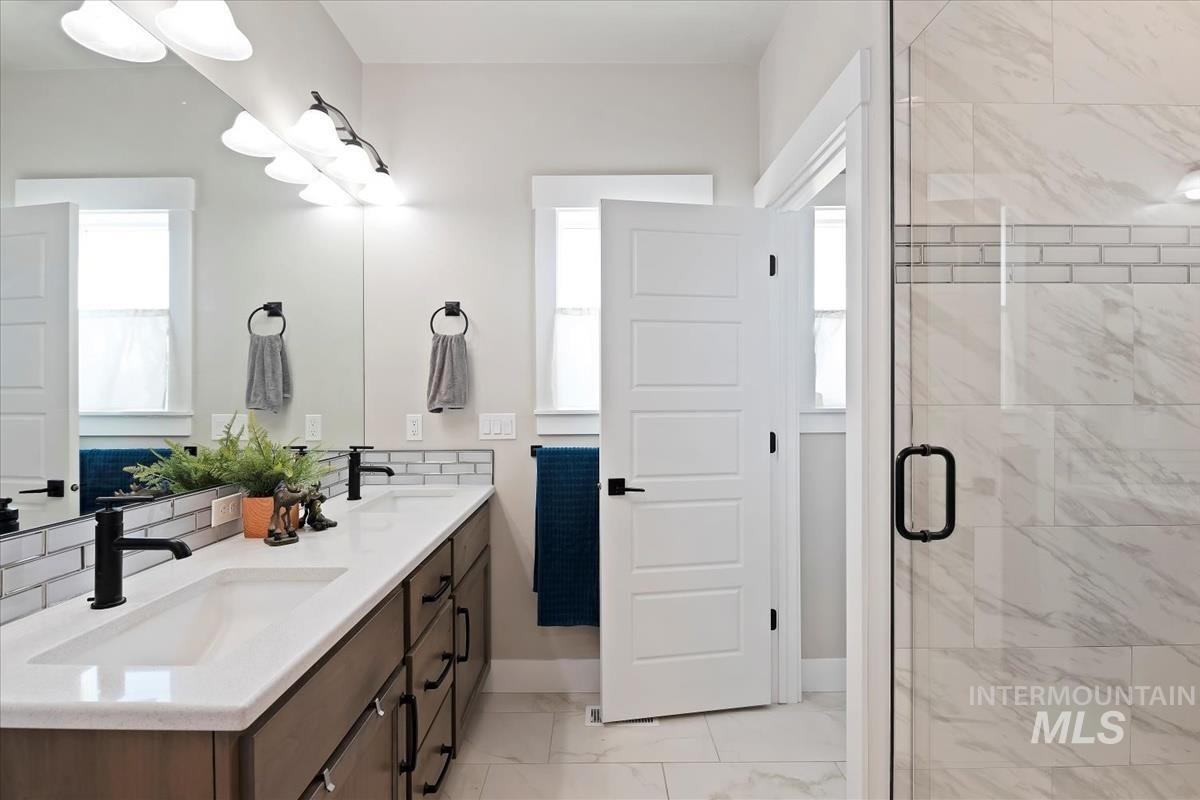 21301 Cessna Ct, Greenleaf, Idaho 83626, 3 Bedrooms, 2 Bathrooms, Residential For Sale, Price $795,000,MLS 98976299