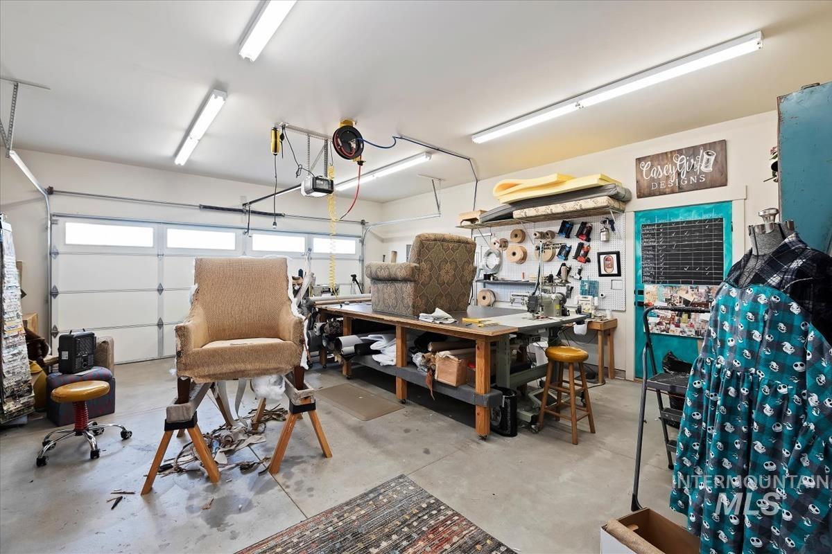 21301 Cessna Ct, Greenleaf, Idaho 83626, 3 Bedrooms, 2 Bathrooms, Residential For Sale, Price $795,000,MLS 98976299